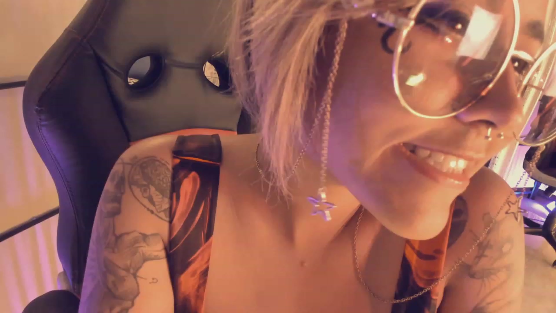 Gallery image thumbnail from AbraxxysRadio's myfreecams stream on, 05/06/2023, 02:19 image 6 of 20