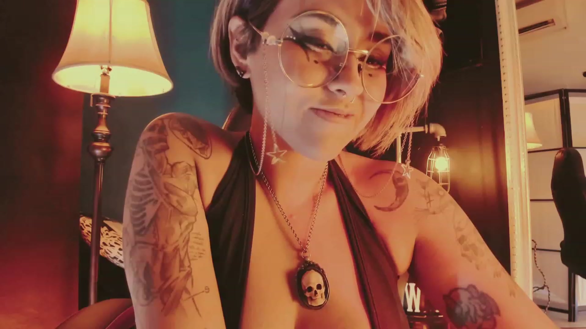 Gallery image thumbnail from AbraxxysRadio's myfreecams stream on, 05/09/2023, 01:00 image 5 of 20