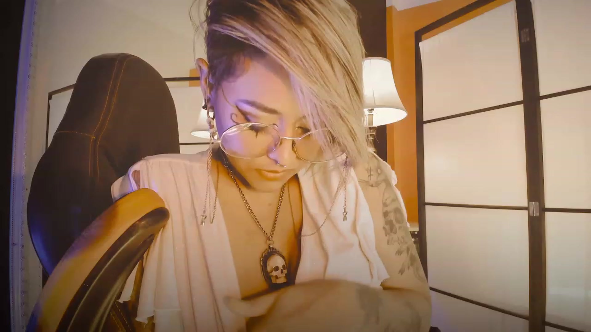 Gallery image thumbnail from AbraxxysRadio's myfreecams stream on, 05/14/2023, 21:48 image 10 of 20