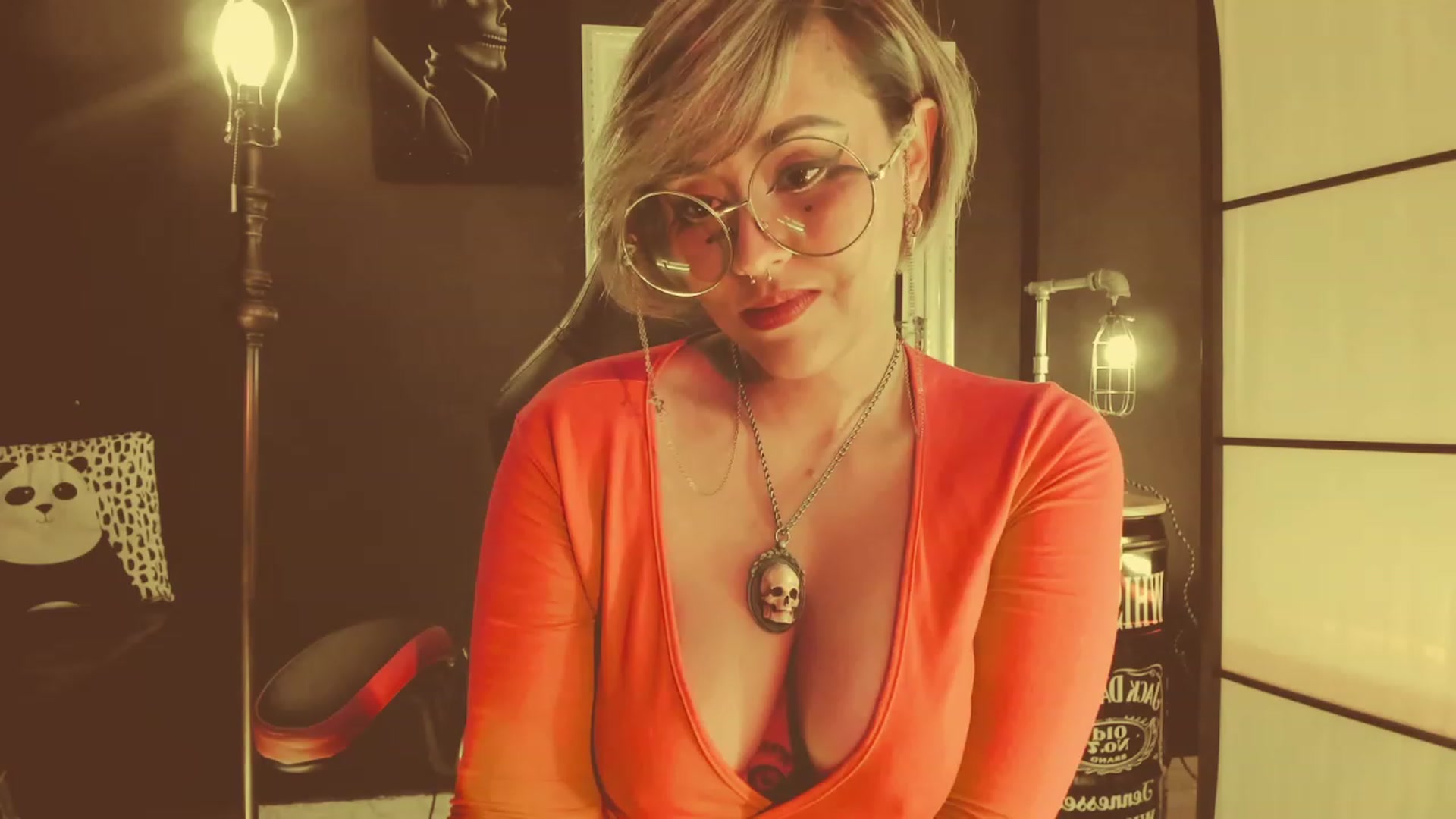 Gallery image thumbnail from AbraxxysRadio's myfreecams stream on, 05/15/2023, 23:38 image 6 of 20