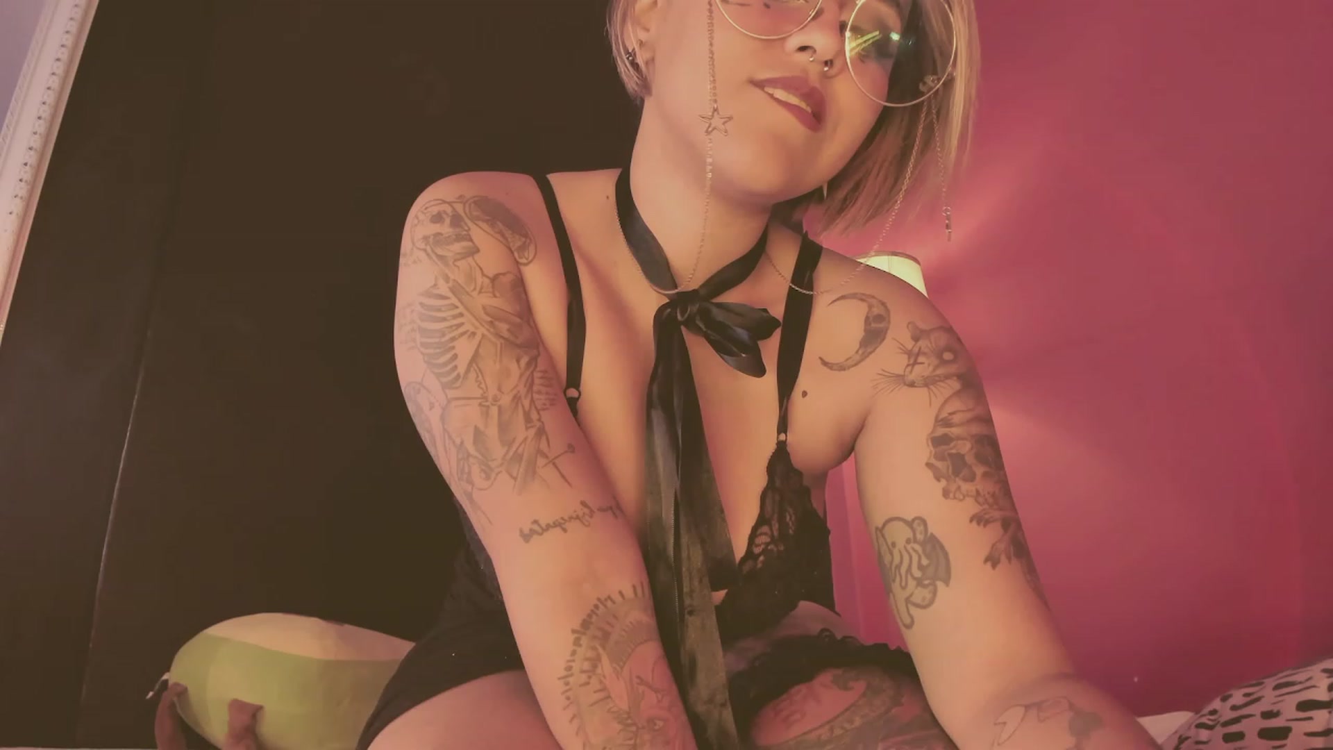 Gallery image thumbnail from AbraxxysRadio's myfreecams stream on, 05/17/2023, 02:13 image 7 of 20