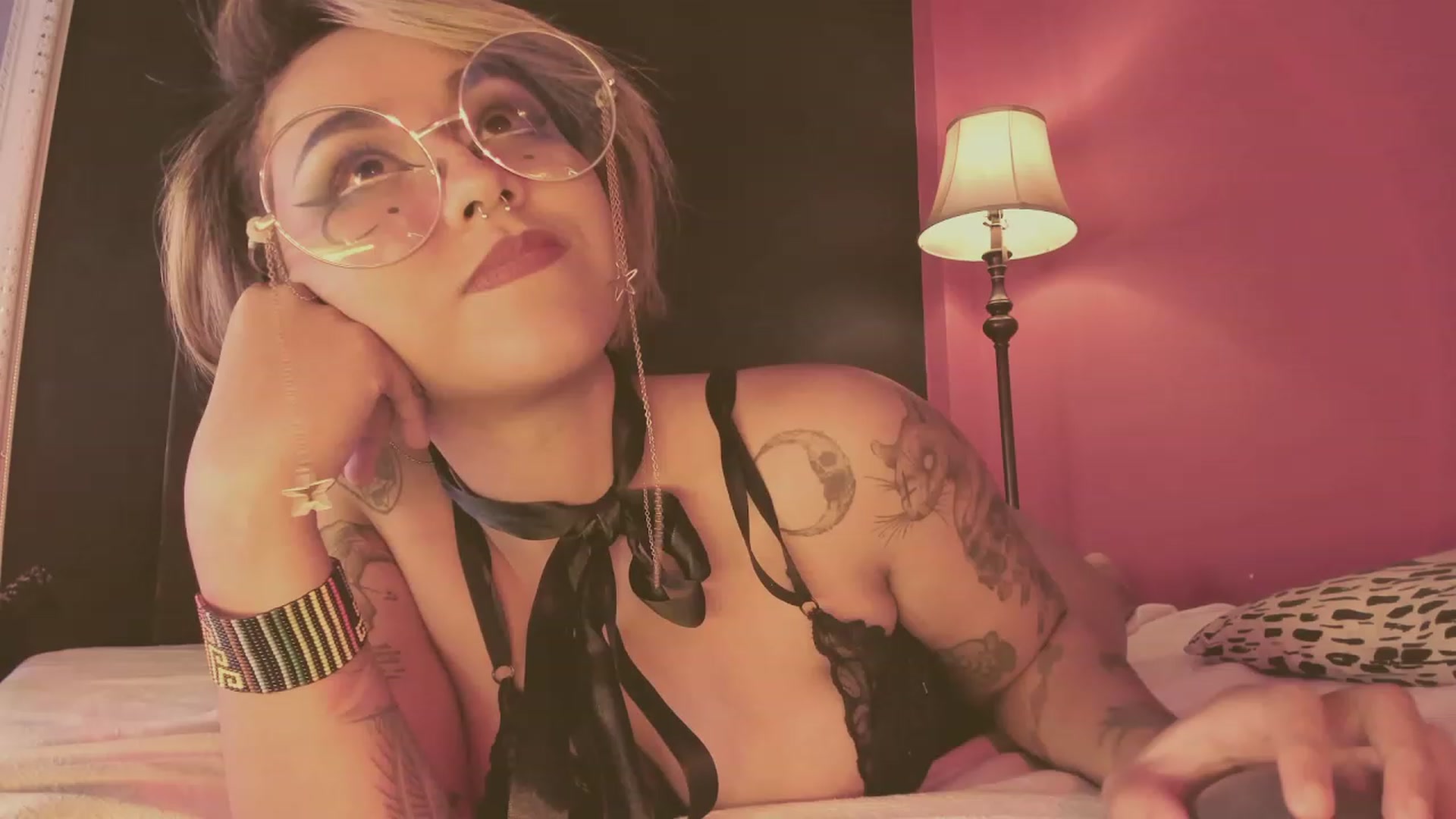 Gallery image thumbnail from AbraxxysRadio's myfreecams stream on, 05/17/2023, 02:13 image 4 of 20