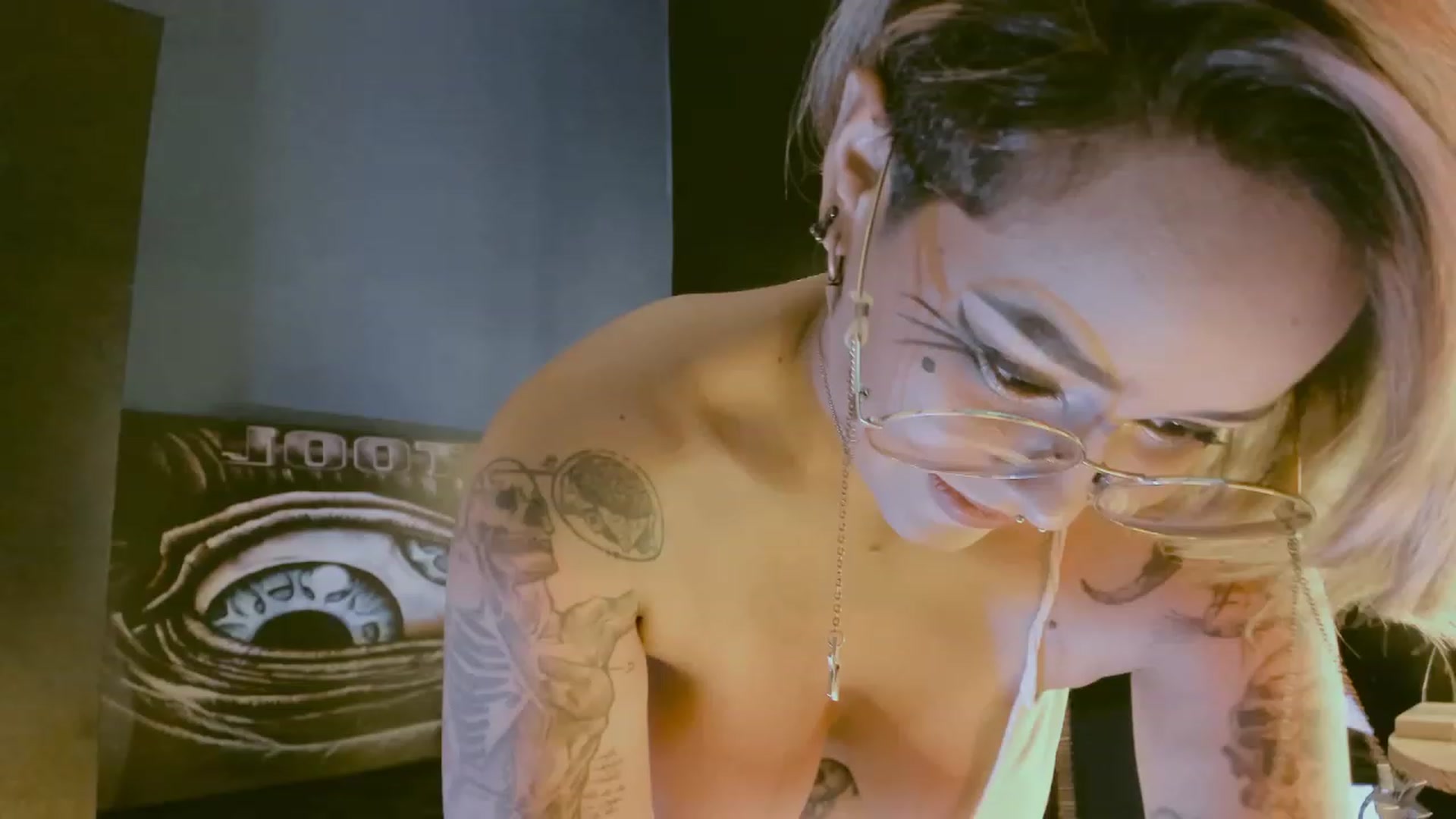 Gallery image thumbnail from AbraxxysRadio's myfreecams stream on, 05/20/2023, 24:03 image 6 of 20