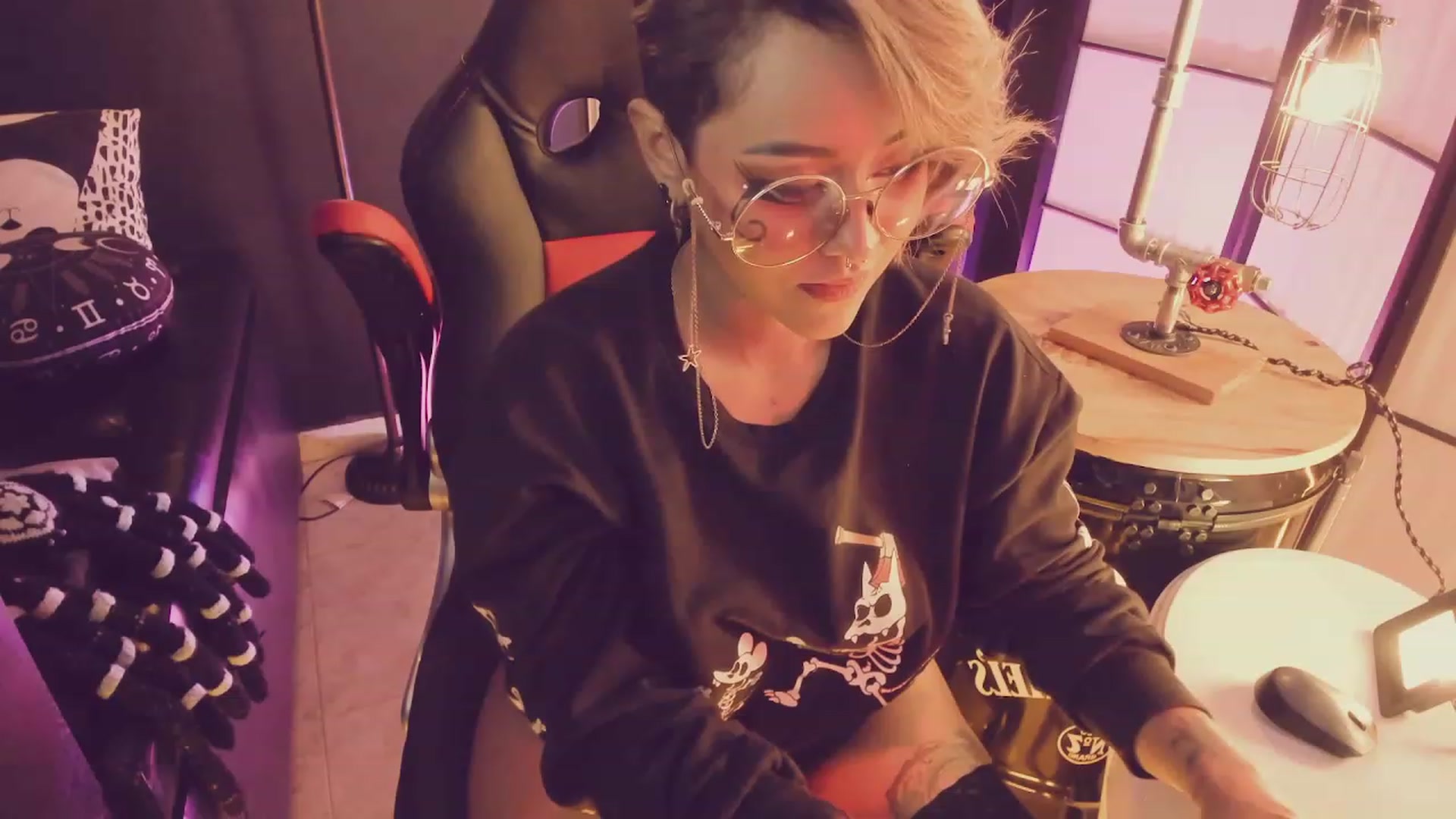 Gallery image thumbnail from AbraxxysRadio's myfreecams stream on, 05/21/2023, 19:29 image 18 of 20