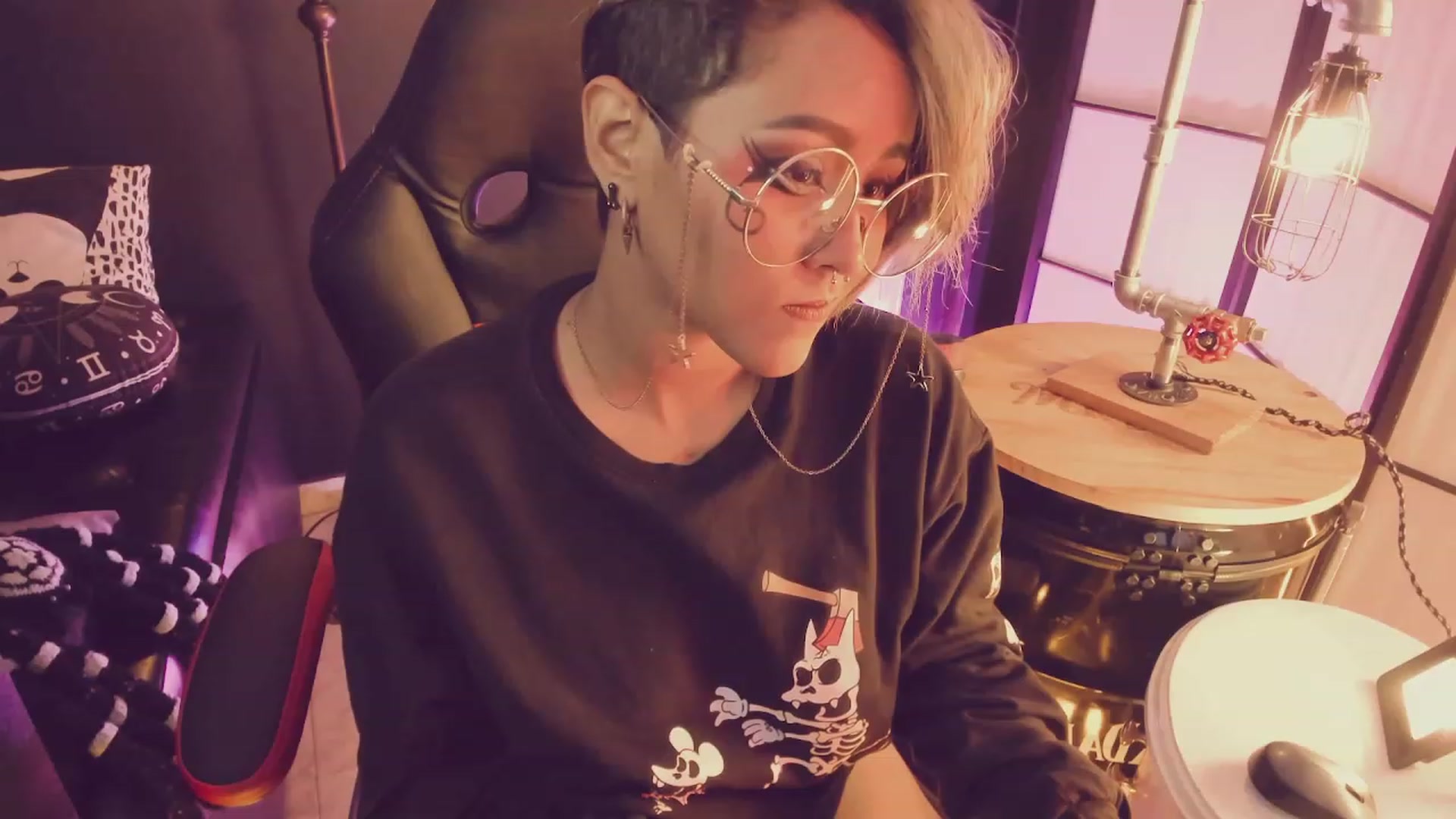 Gallery image thumbnail from AbraxxysRadio's myfreecams stream on, 05/21/2023, 19:29 image 1 of 20