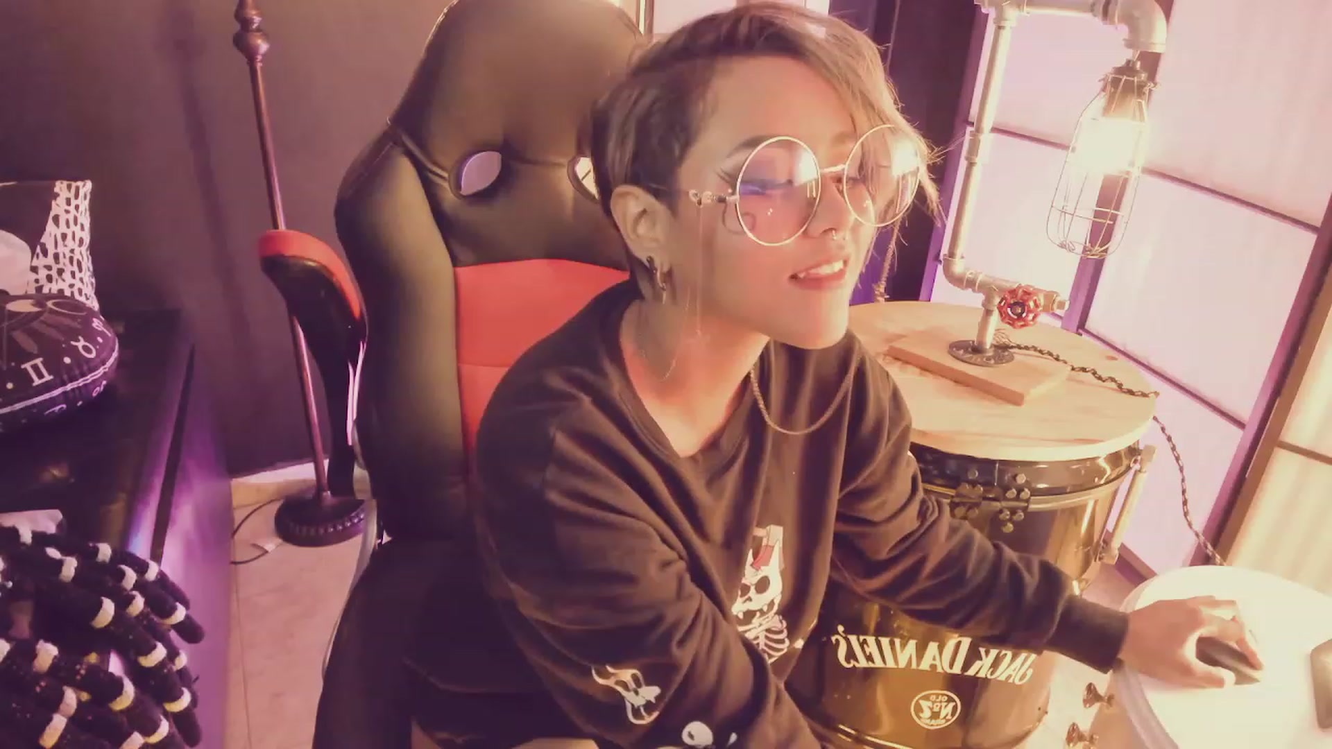 Gallery image thumbnail from AbraxxysRadio's myfreecams stream on, 05/21/2023, 20:58 image 7 of 20