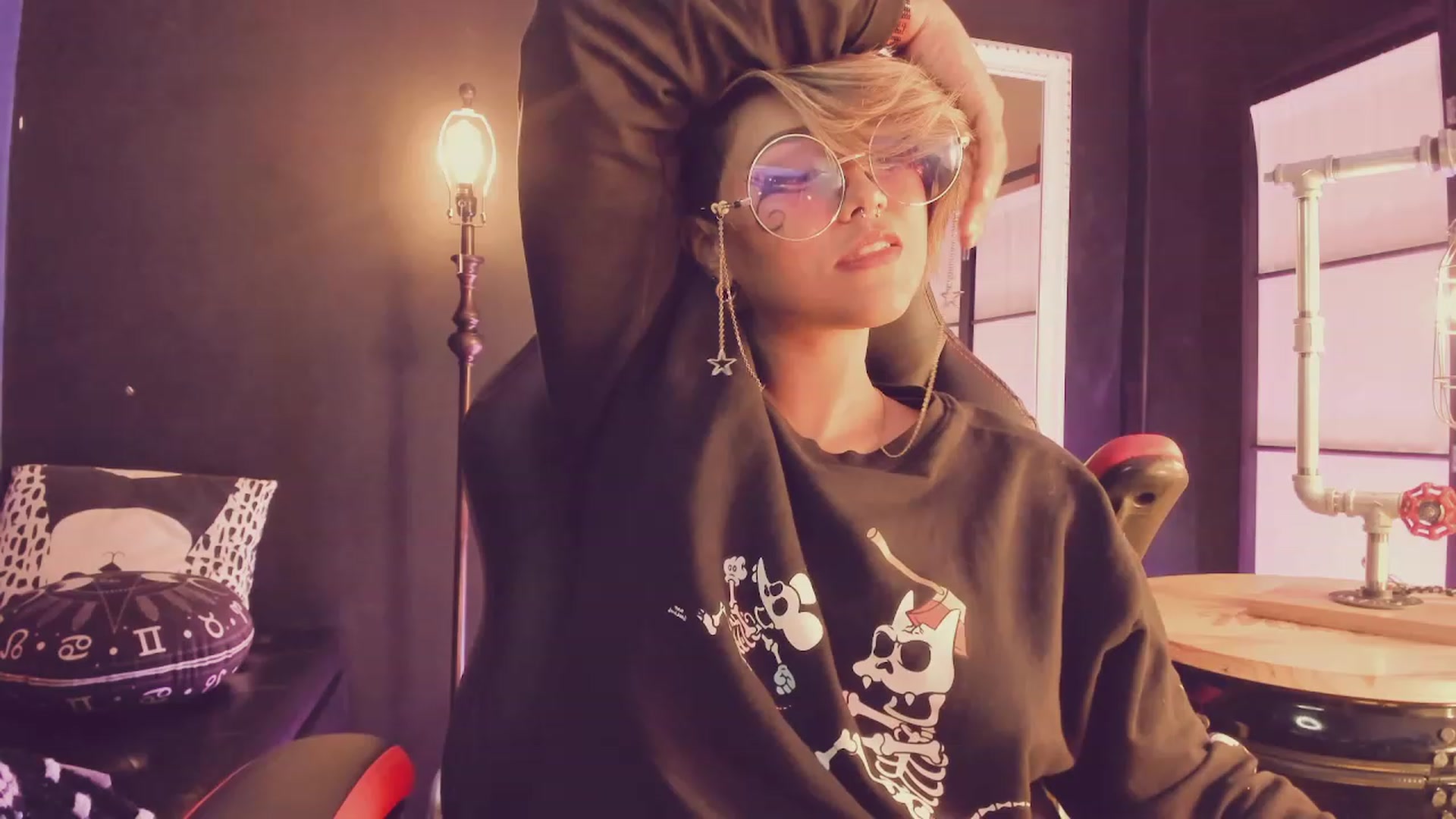 Gallery image thumbnail from AbraxxysRadio's myfreecams stream on, 05/21/2023, 20:58 image 19 of 20