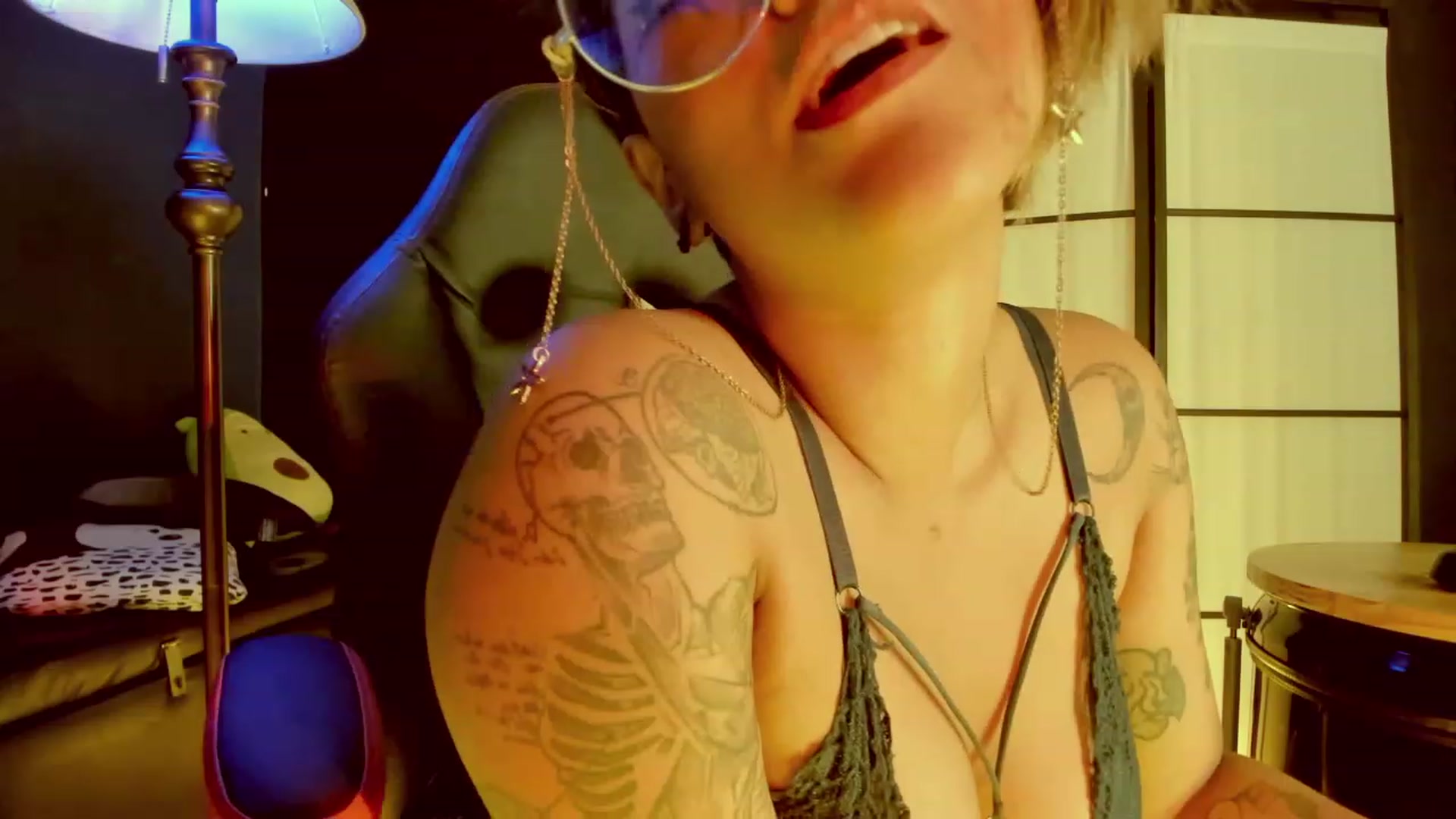 Gallery image thumbnail from AbraxxysRadio's myfreecams stream on, 05/27/2023, 02:26 image 13 of 20