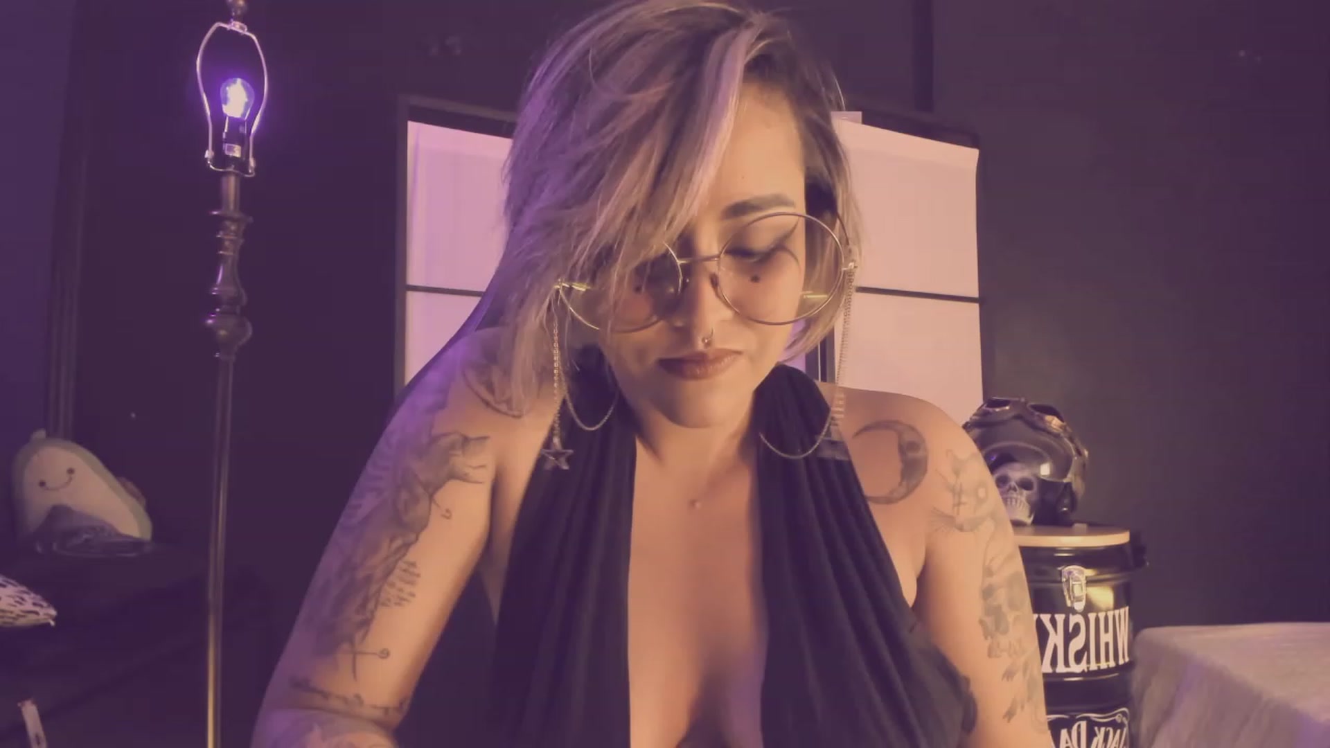 Gallery image thumbnail from AbraxxysRadio's myfreecams stream on, 05/31/2023, 01:23 image 1 of 20