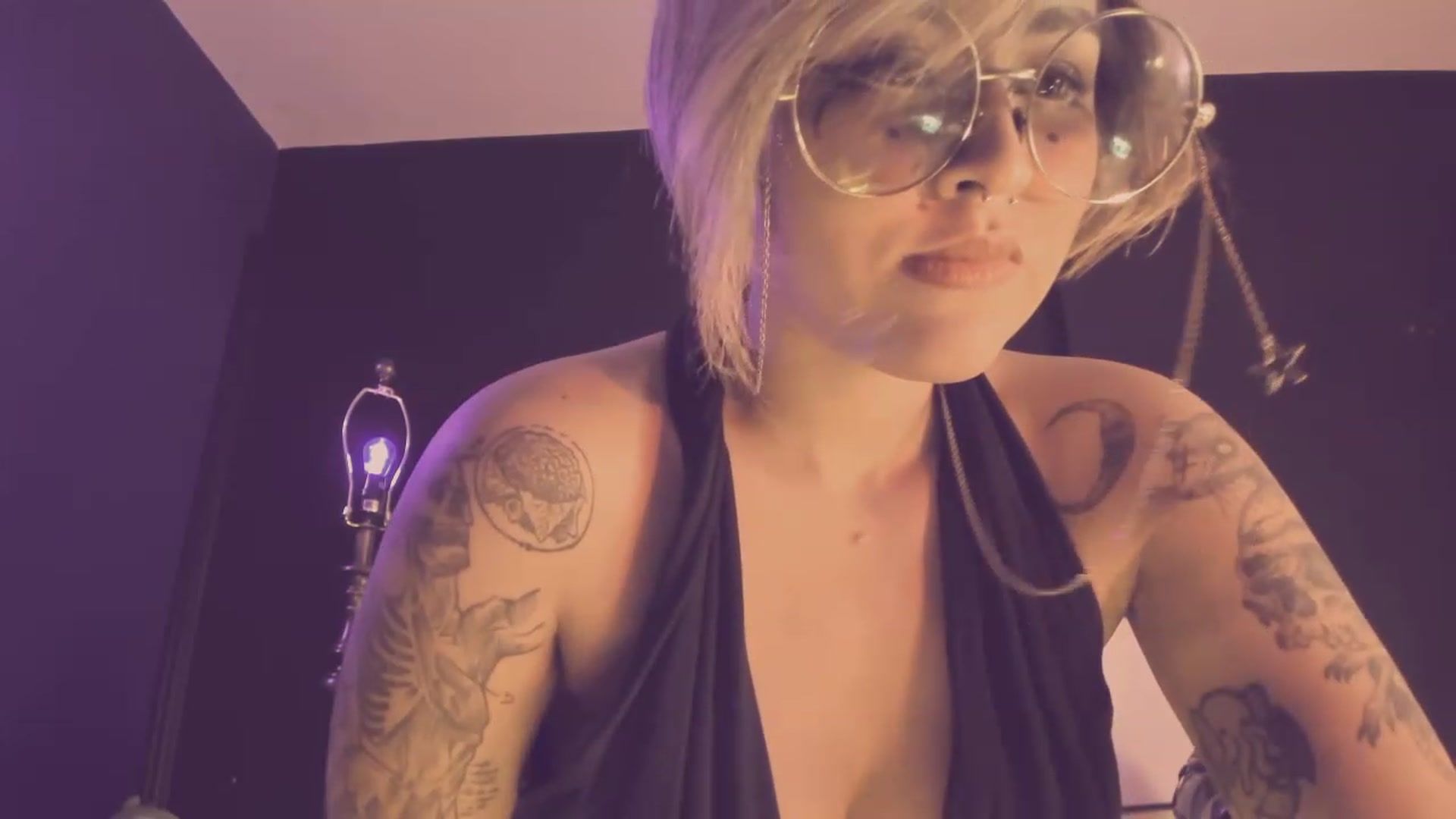 Gallery image thumbnail from AbraxxysRadio's myfreecams stream on, 05/31/2023, 01:23 image 19 of 20