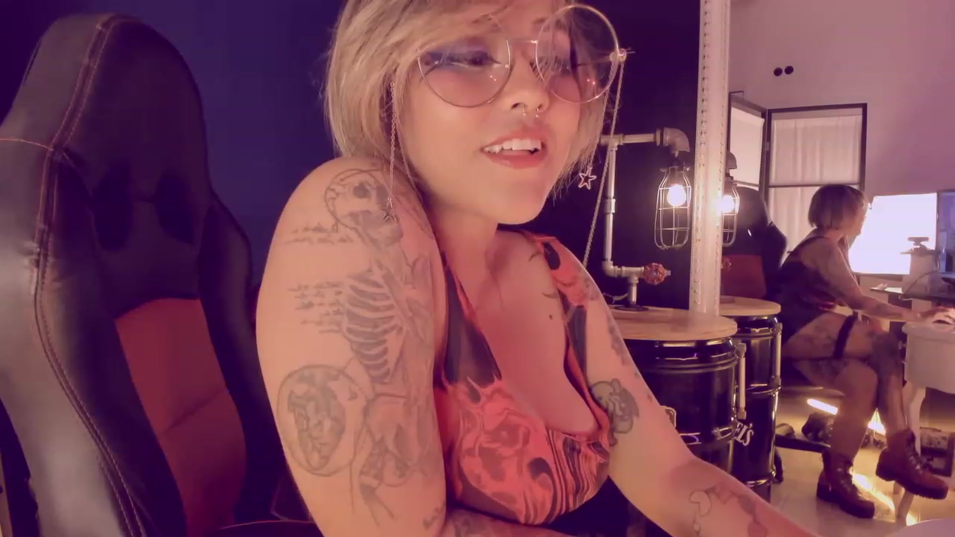 Gallery image thumbnail from AbraxxysRadio's myfreecams stream on, 06/06/2023, 24:03 image 3 of 20