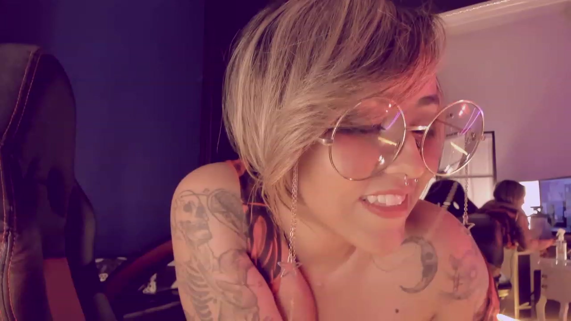 Gallery image thumbnail from AbraxxysRadio's myfreecams stream on, 06/06/2023, 24:53 image 20 of 20
