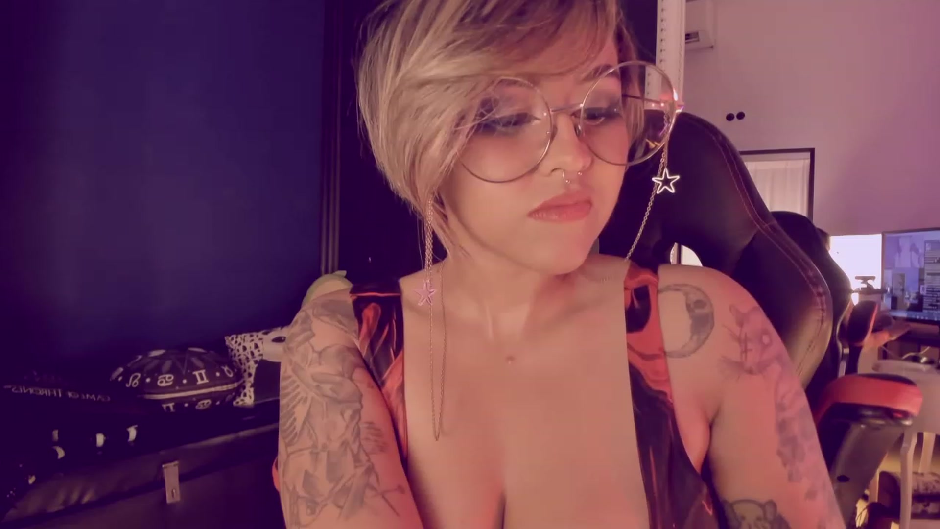 Gallery image thumbnail from AbraxxysRadio's myfreecams stream on, 06/06/2023, 24:53 image 10 of 20