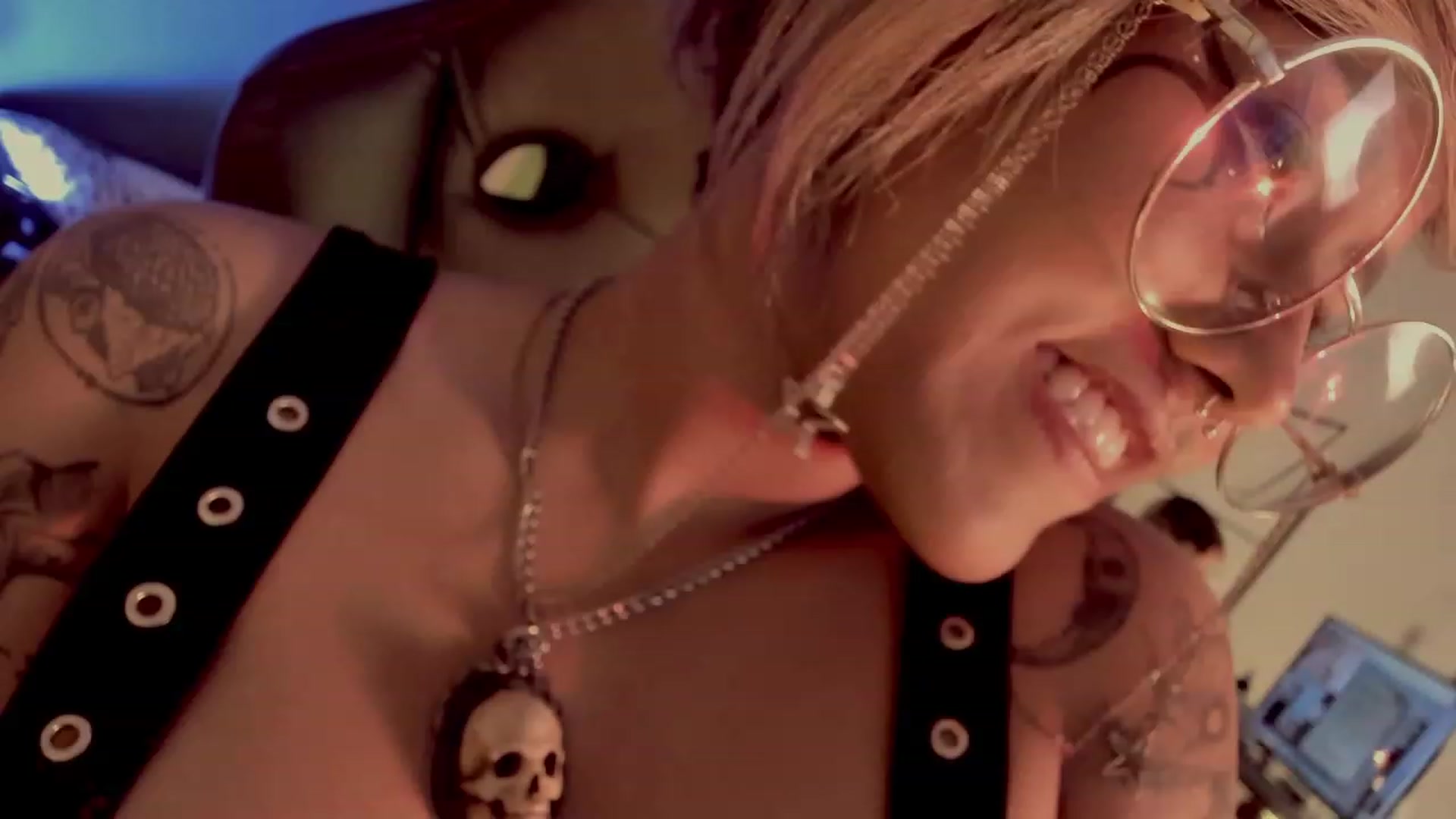 Gallery image thumbnail from AbraxxysRadio's myfreecams stream on, 06/08/2023, 24:21 image 2 of 20