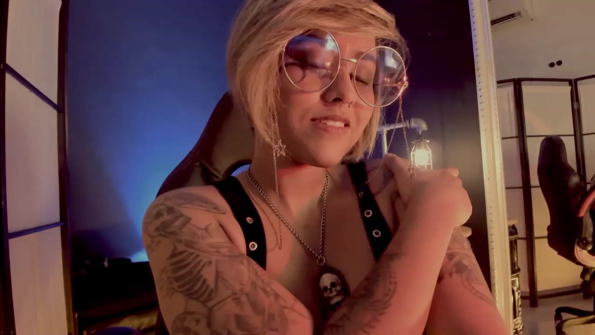 Gallery image thumbnail from AbraxxysRadio's myfreecams stream on, 06/08/2023, 24:21 image 20 of 20