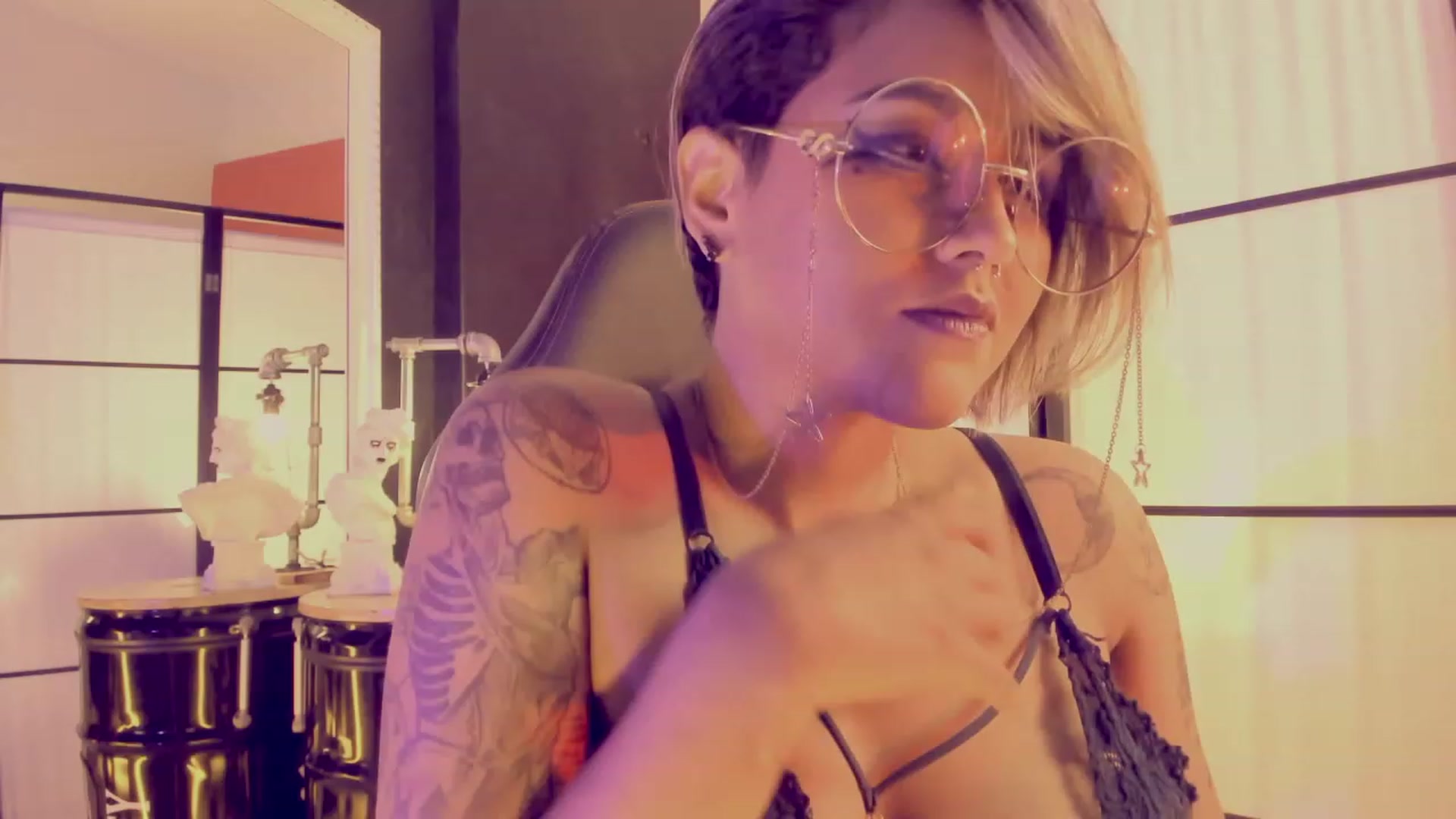 Gallery image thumbnail from AbraxxysRadio's myfreecams stream on, 06/14/2023, 01:52 image 6 of 20