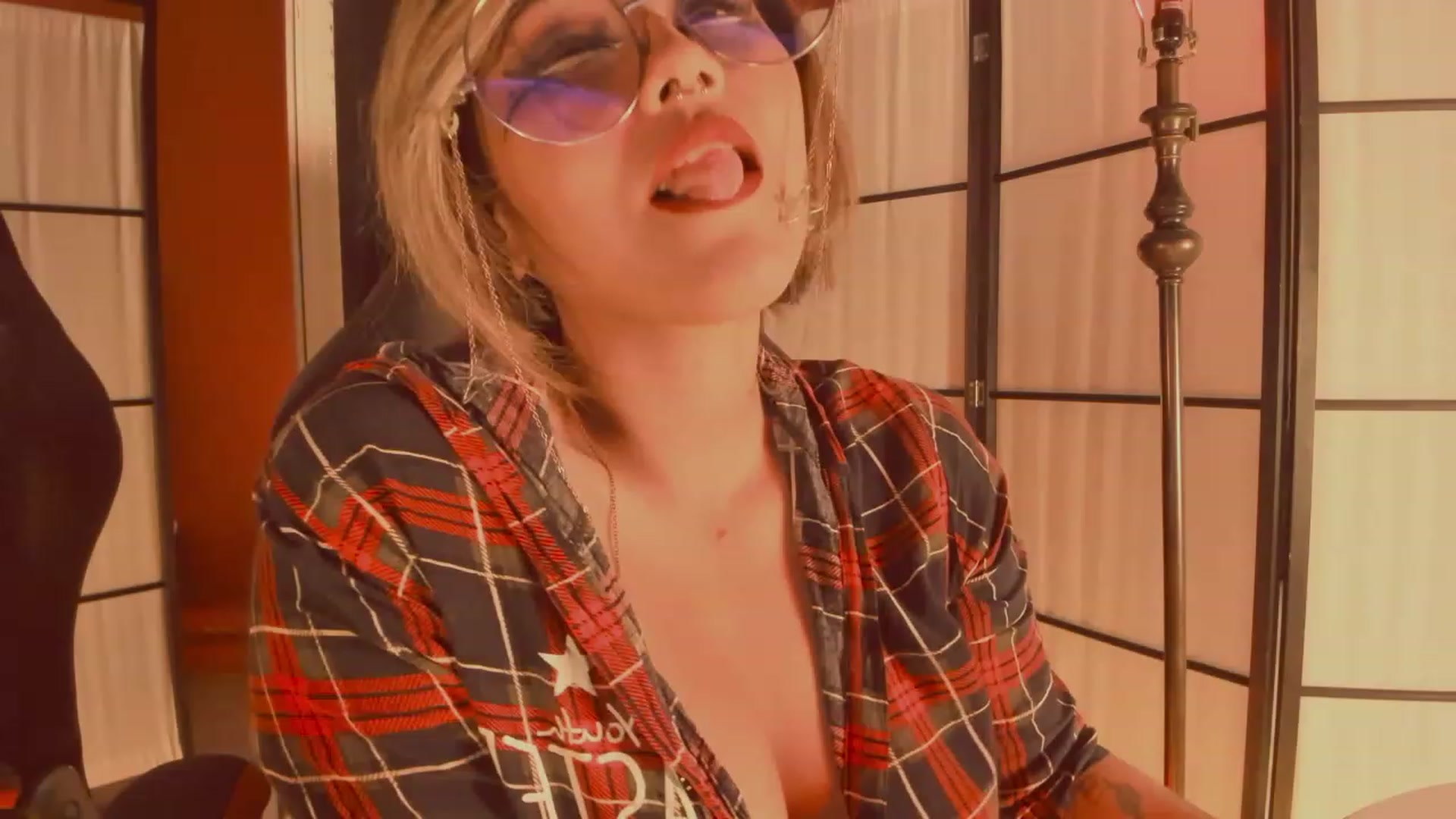 Gallery image thumbnail from AbraxxysRadio's myfreecams stream on, 06/16/2023, 23:58 image 5 of 20