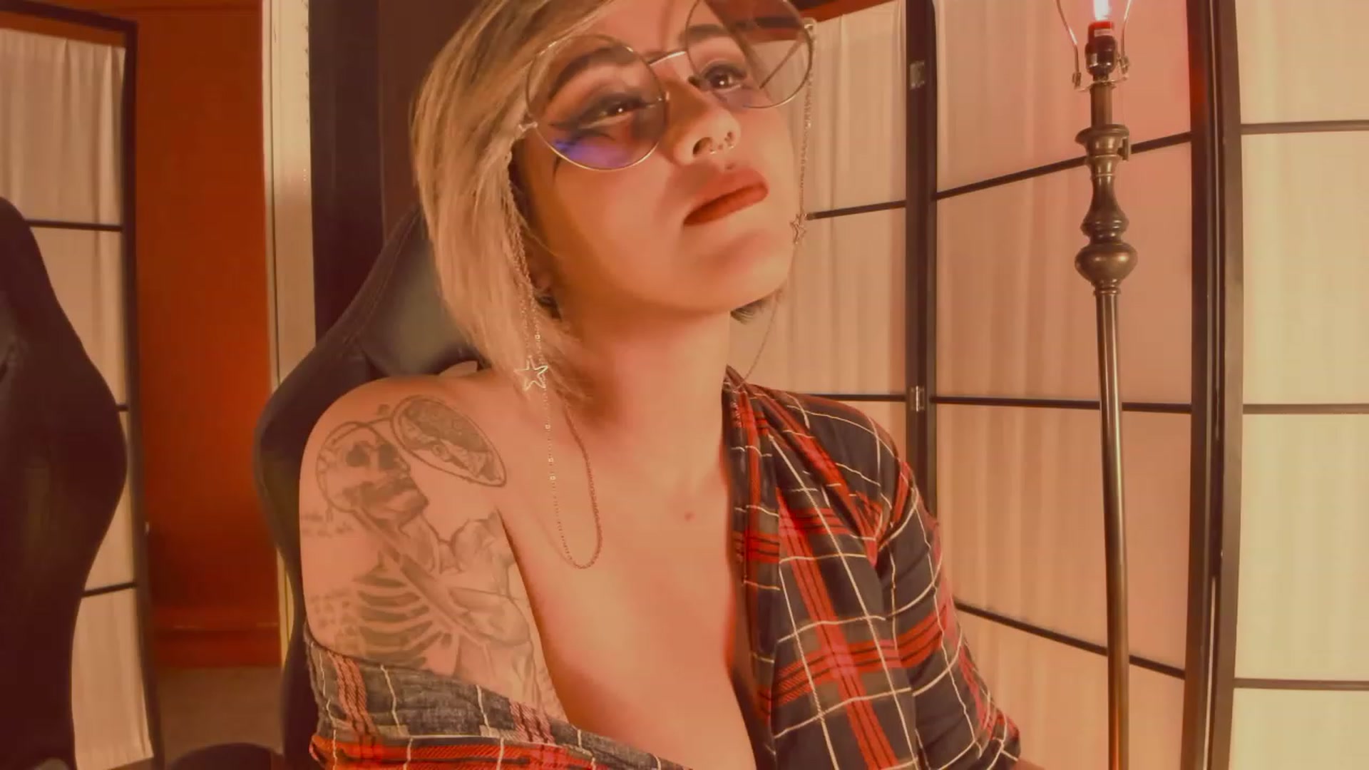 Gallery image thumbnail from AbraxxysRadio's myfreecams stream on, 06/16/2023, 23:58 image 1 of 20