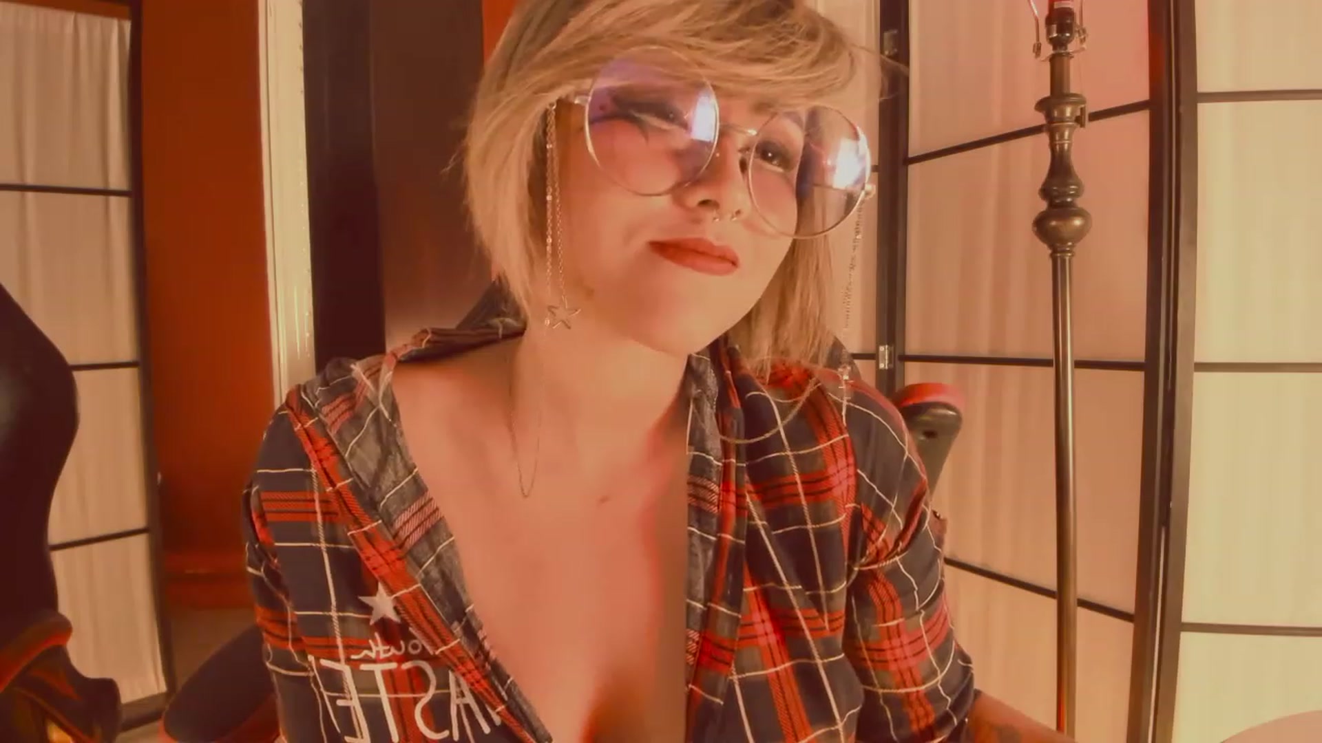 Gallery image thumbnail from AbraxxysRadio's myfreecams stream on, 06/16/2023, 23:58 image 8 of 20