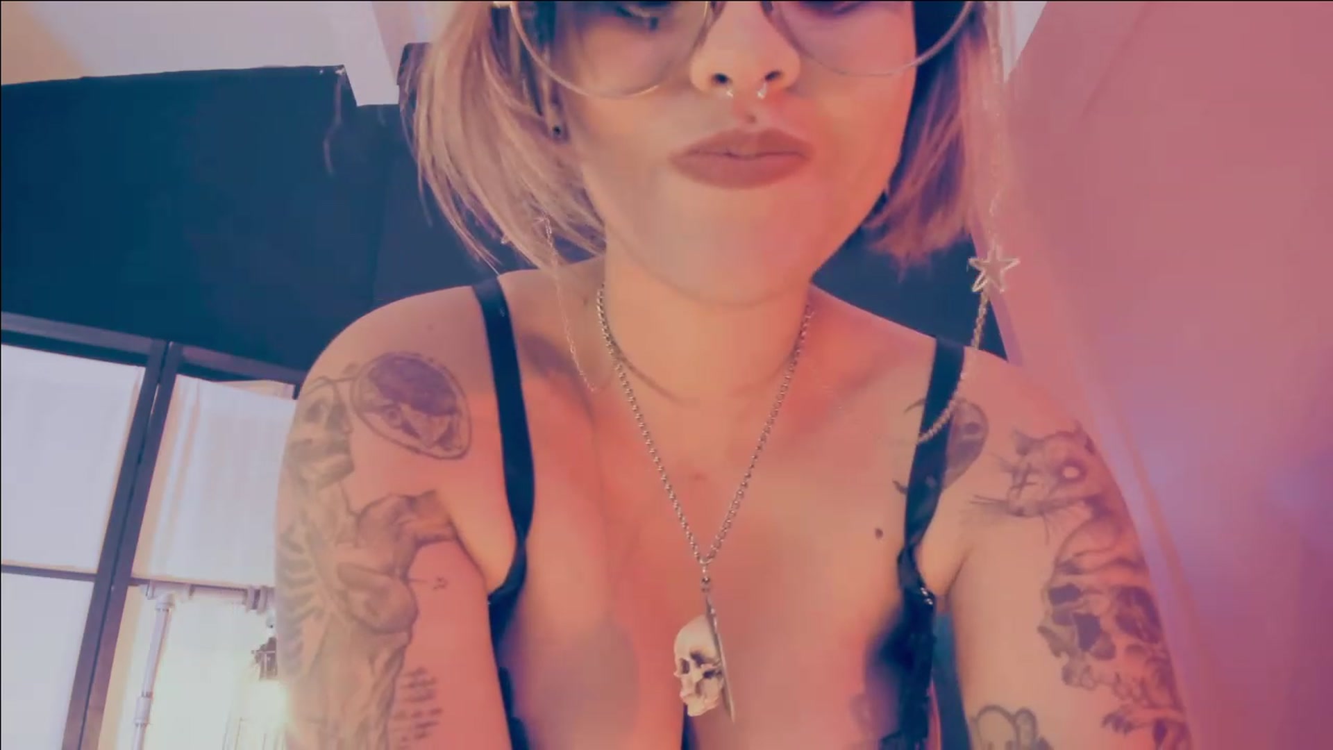 Gallery image thumbnail from AbraxxysRadio's myfreecams stream on, 06/17/2023, 20:35 image 8 of 20