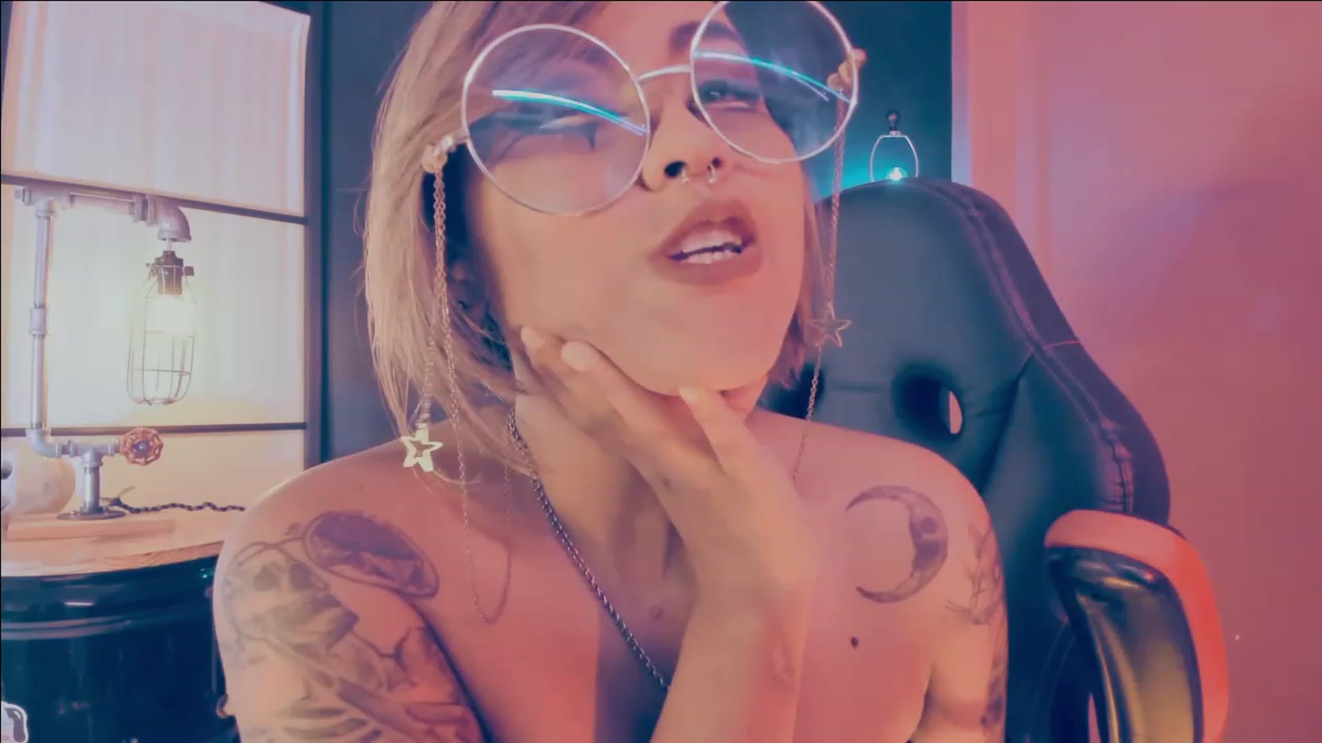 Gallery image thumbnail from AbraxxysRadio's myfreecams stream on, 06/17/2023, 23:17 image 3 of 20
