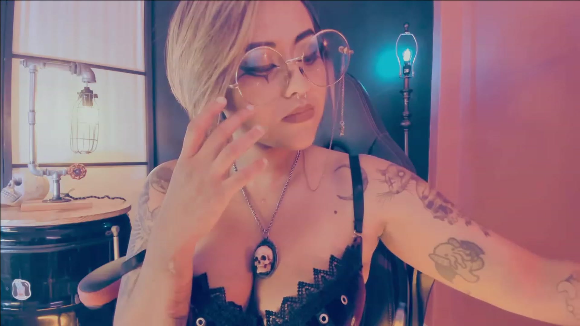 Gallery image thumbnail from AbraxxysRadio's myfreecams stream on, 06/17/2023, 23:17 image 8 of 20