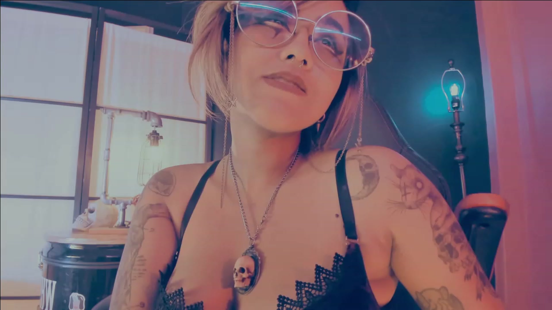 Gallery image thumbnail from AbraxxysRadio's myfreecams stream on, 06/18/2023, 01:02 image 9 of 20