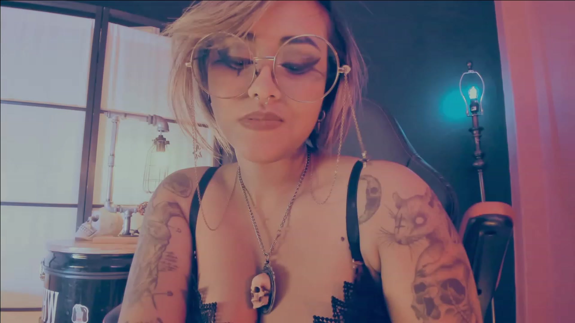 Gallery image thumbnail from AbraxxysRadio's myfreecams stream on, 06/18/2023, 01:02 image 5 of 20