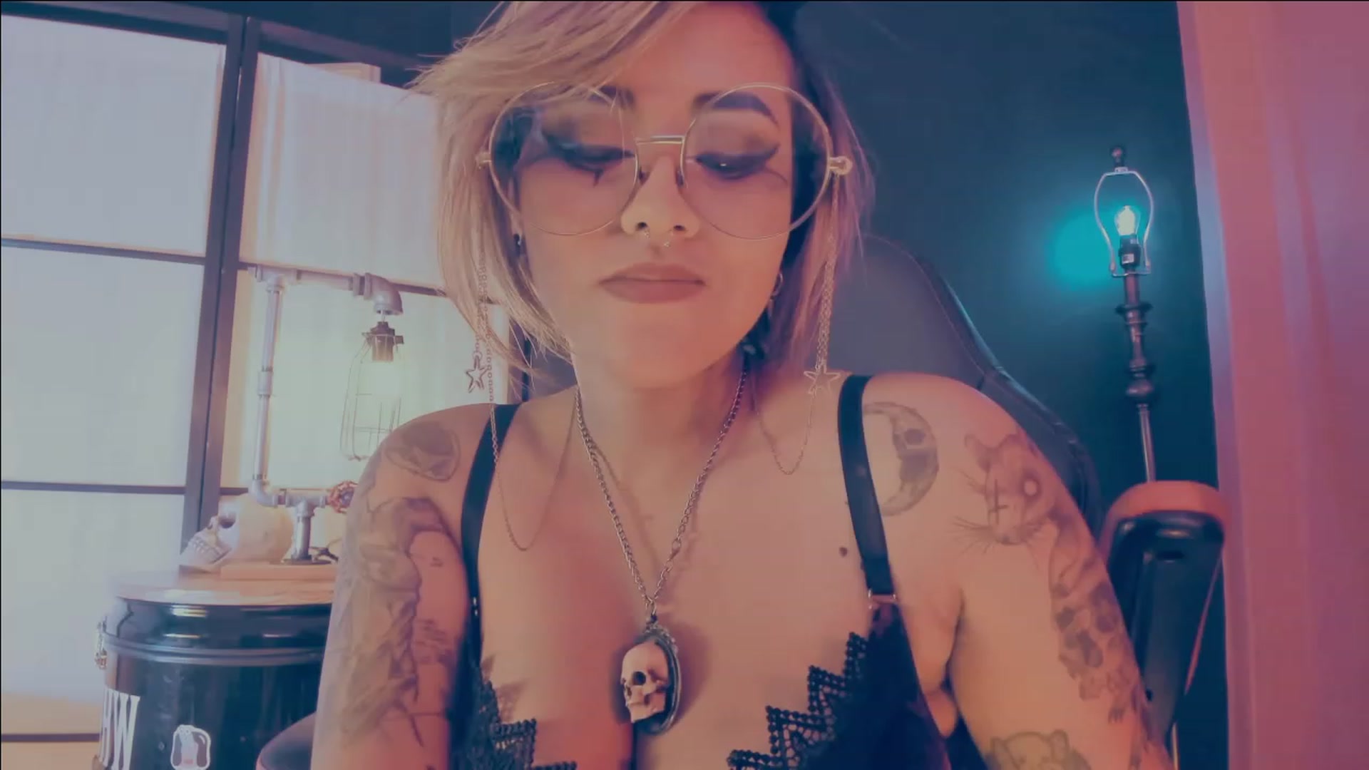 Gallery image thumbnail from AbraxxysRadio's myfreecams stream on, 06/18/2023, 01:02 image 4 of 20