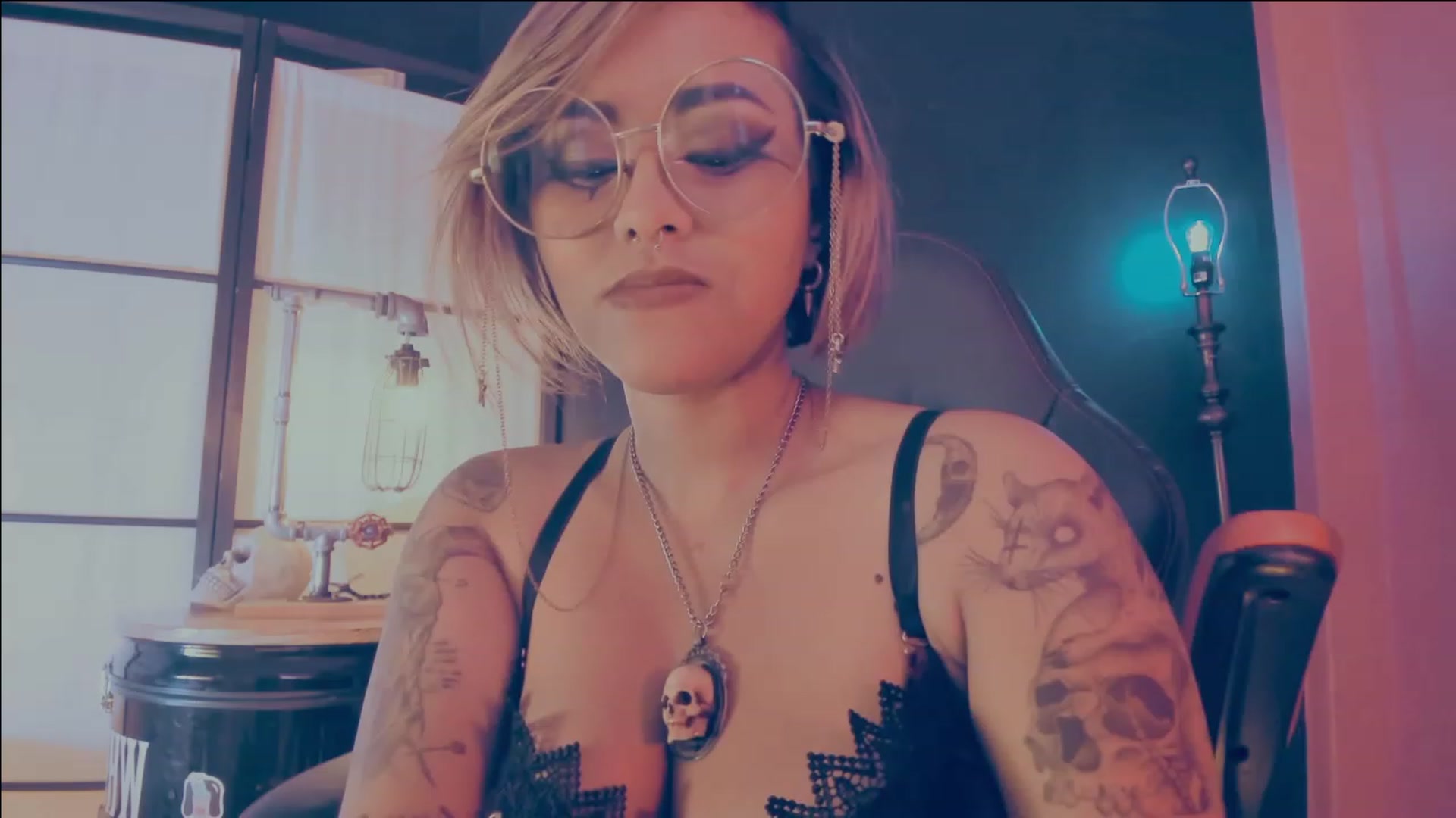 Gallery image thumbnail from AbraxxysRadio's myfreecams stream on, 06/18/2023, 01:02 image 11 of 20