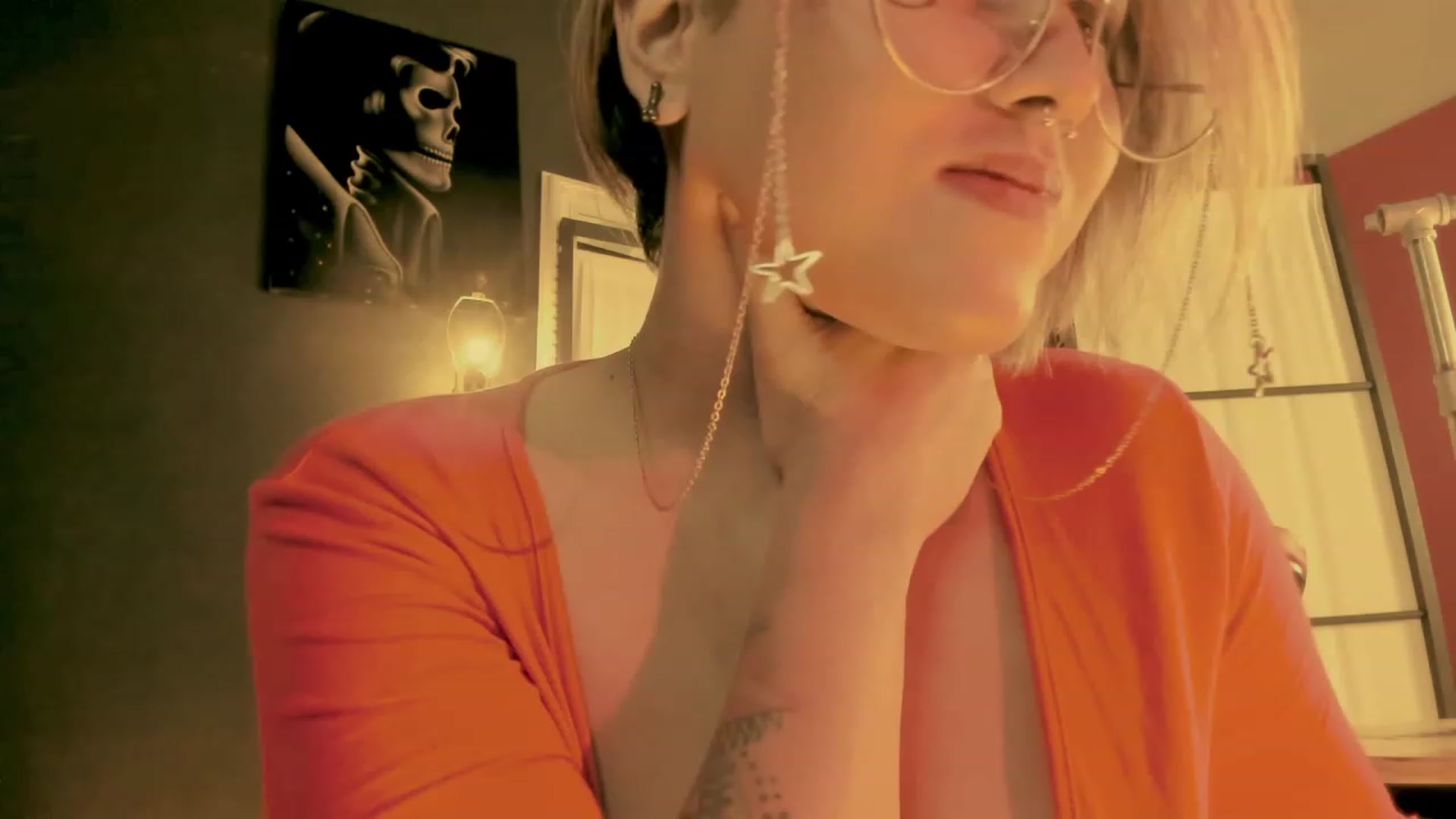 Gallery image thumbnail from AbraxxysRadio's myfreecams stream on, 06/21/2023, 02:32 image 4 of 20