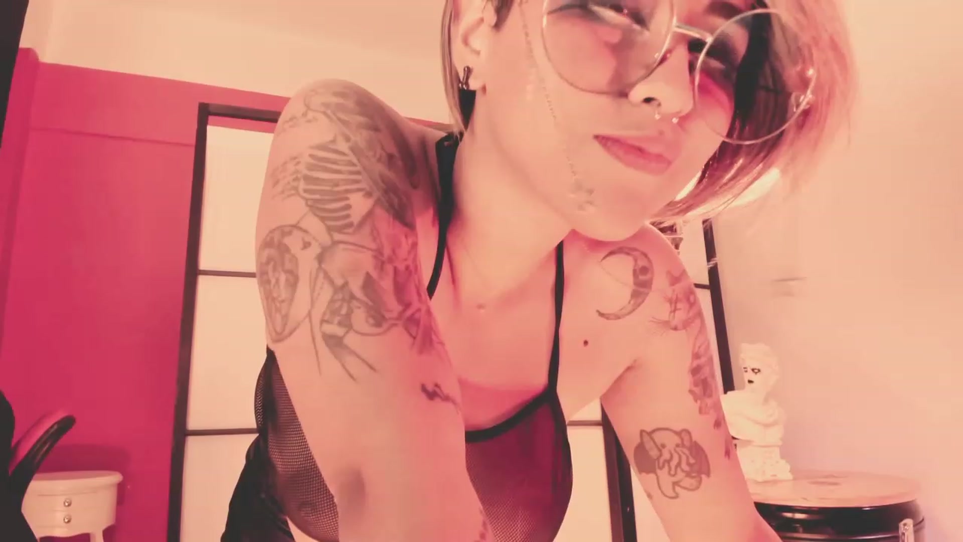 Gallery image thumbnail from AbraxxysRadio's myfreecams stream on, 06/24/2023, 02:43 image 17 of 20