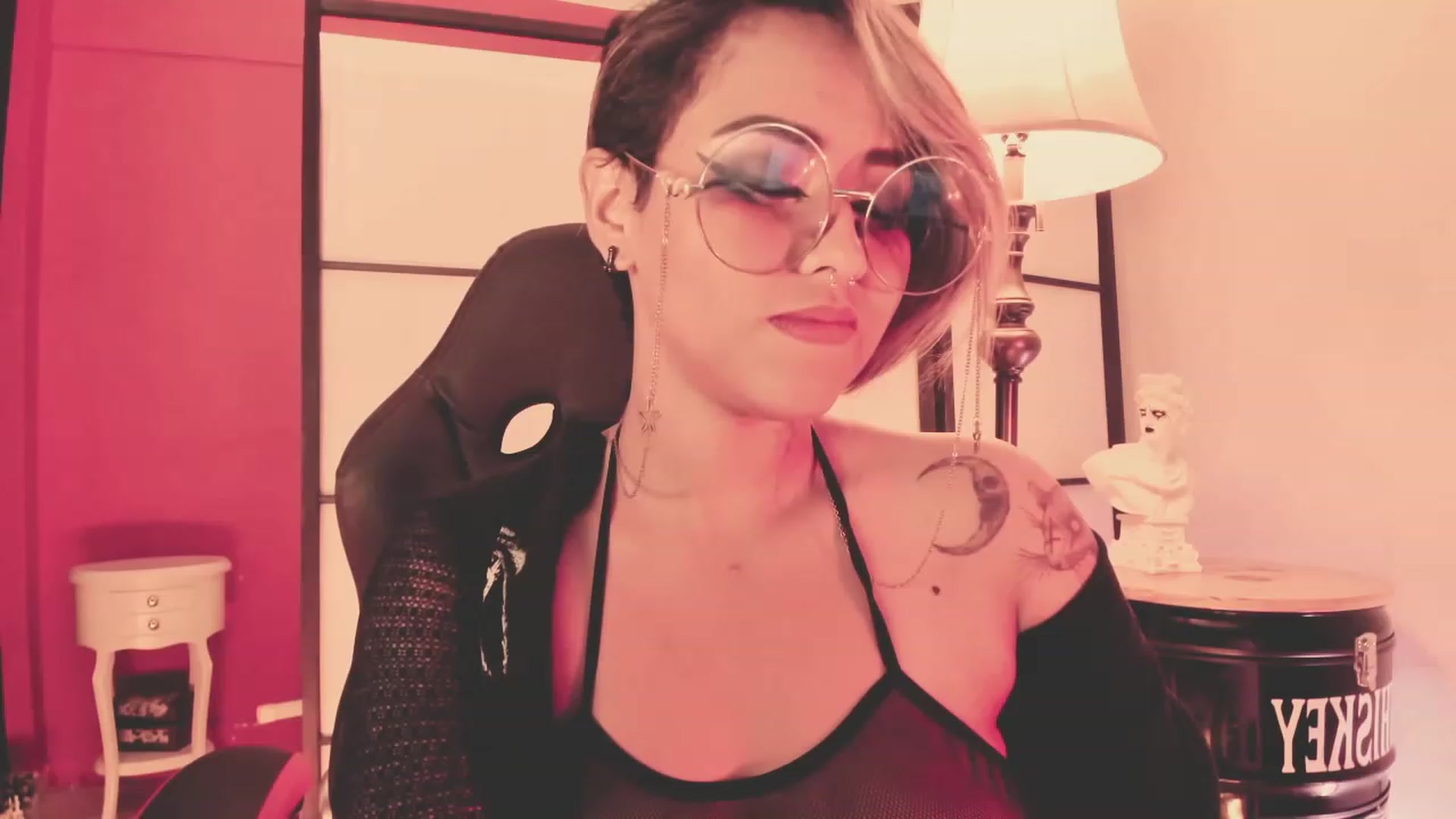 Gallery image thumbnail from AbraxxysRadio's myfreecams stream on, 06/24/2023, 02:43 image 2 of 20