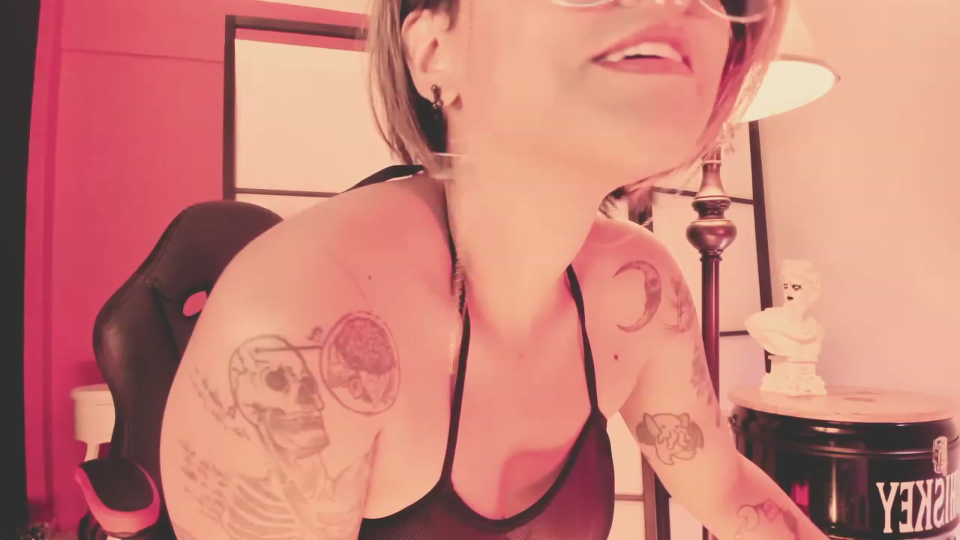 Gallery image thumbnail from AbraxxysRadio's myfreecams stream on, 06/24/2023, 02:43 image 15 of 20