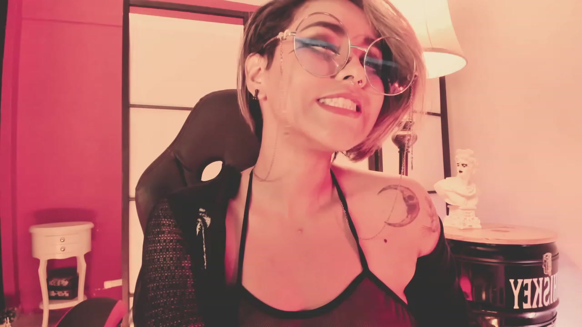 Gallery image thumbnail from AbraxxysRadio's myfreecams stream on, 06/24/2023, 02:43 image 1 of 20