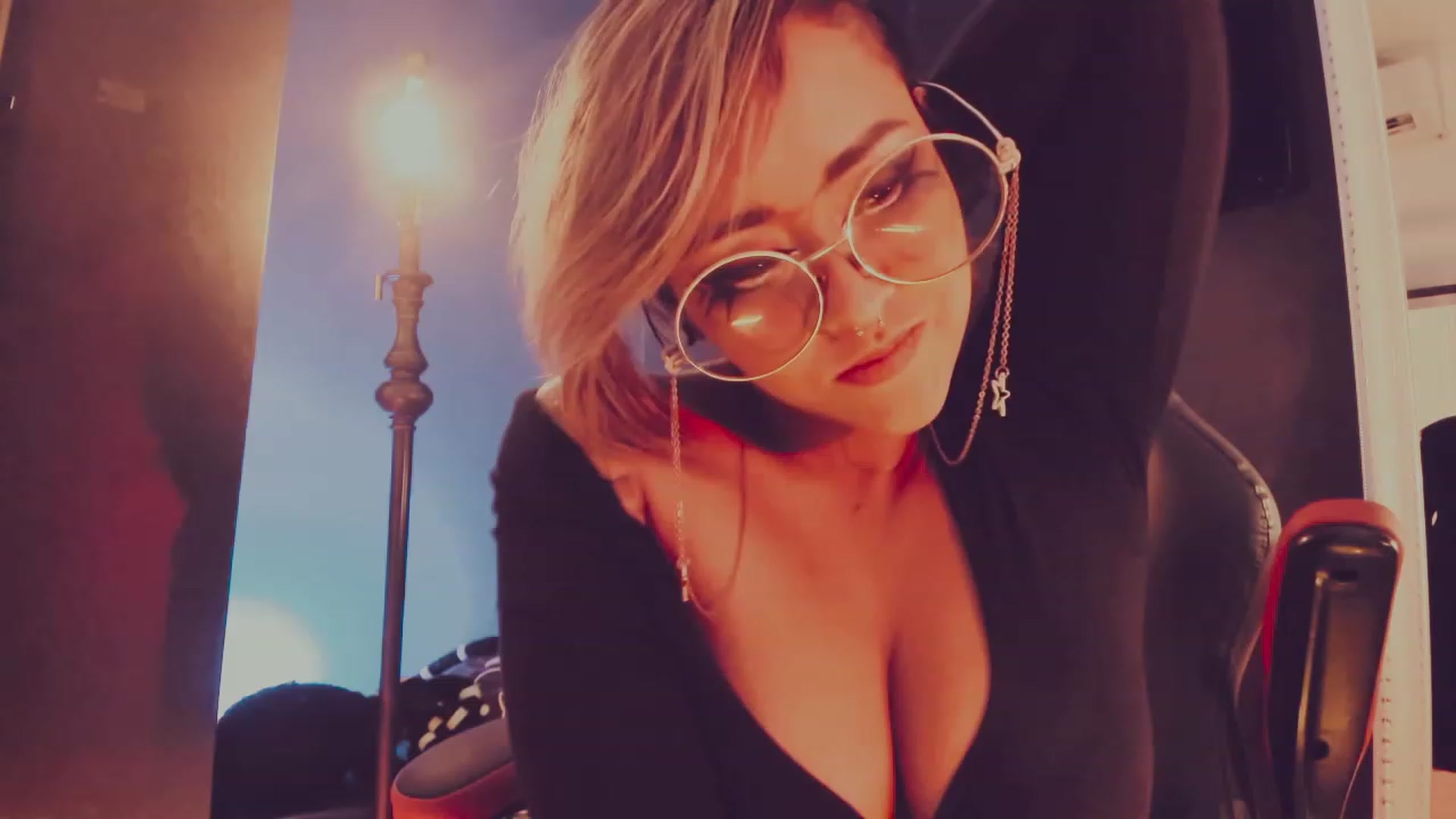 Gallery image thumbnail from AbraxxysRadio's myfreecams stream on, 06/24/2023, 19:57 image 9 of 20