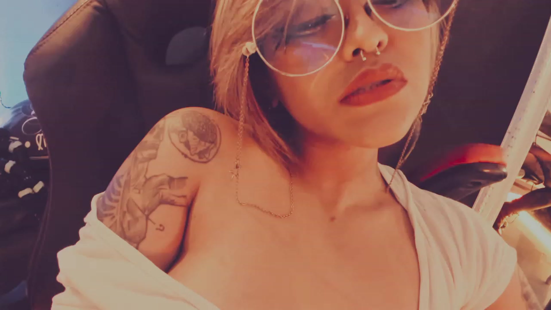 Gallery image thumbnail from AbraxxysRadio's myfreecams stream on, 06/24/2023, 23:37 image 6 of 20