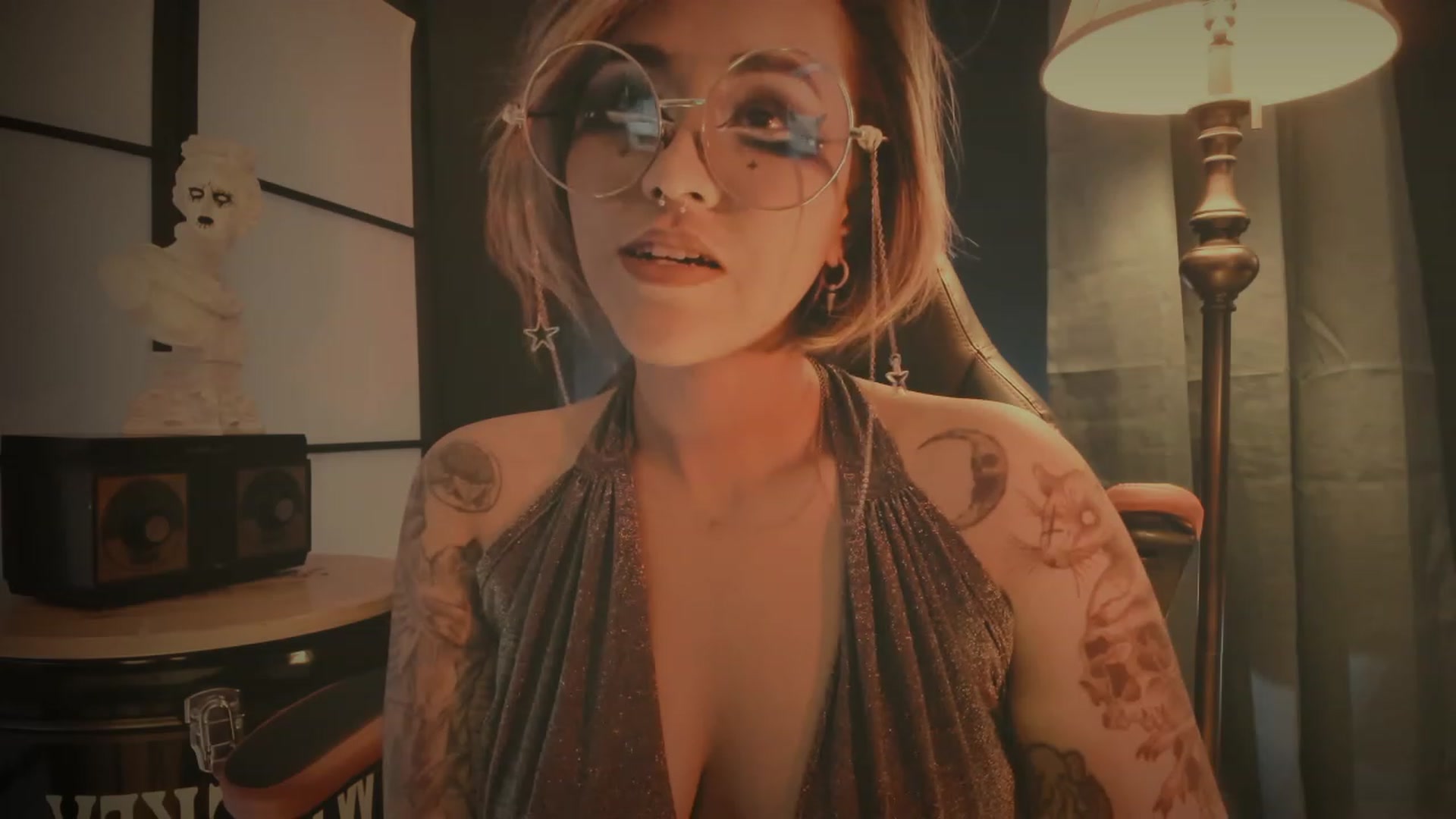 Gallery image thumbnail from AbraxxysRadio's myfreecams stream on, 06/25/2023, 17:54 image 5 of 20