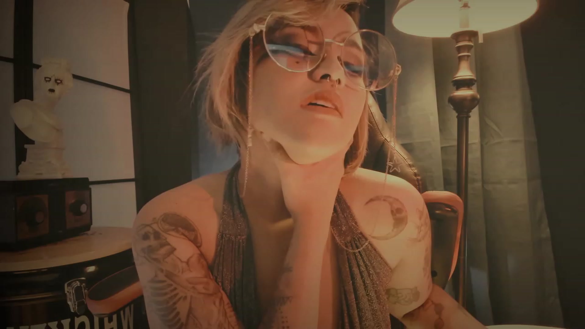 Gallery image thumbnail from AbraxxysRadio's myfreecams stream on, 06/25/2023, 19:17 image 4 of 20