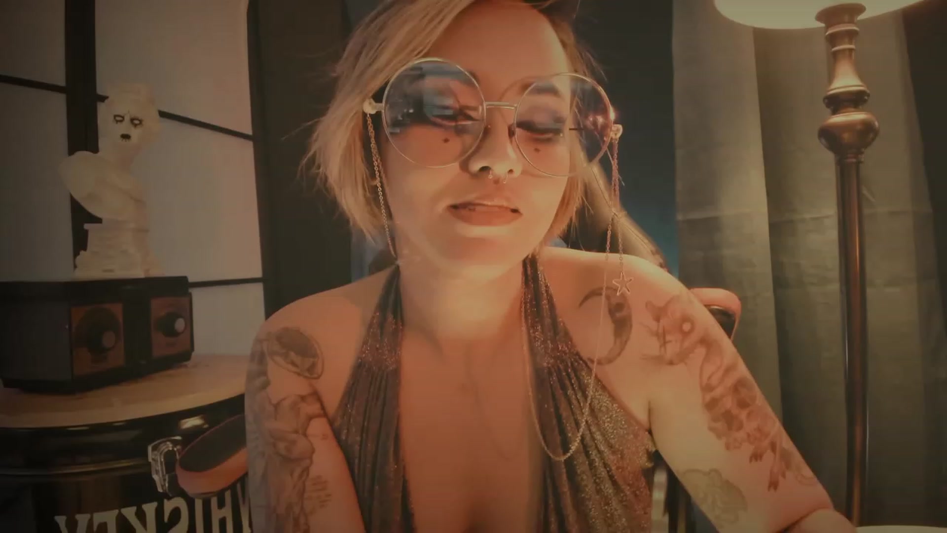 Gallery image thumbnail from AbraxxysRadio's myfreecams stream on, 06/25/2023, 19:17 image 14 of 20