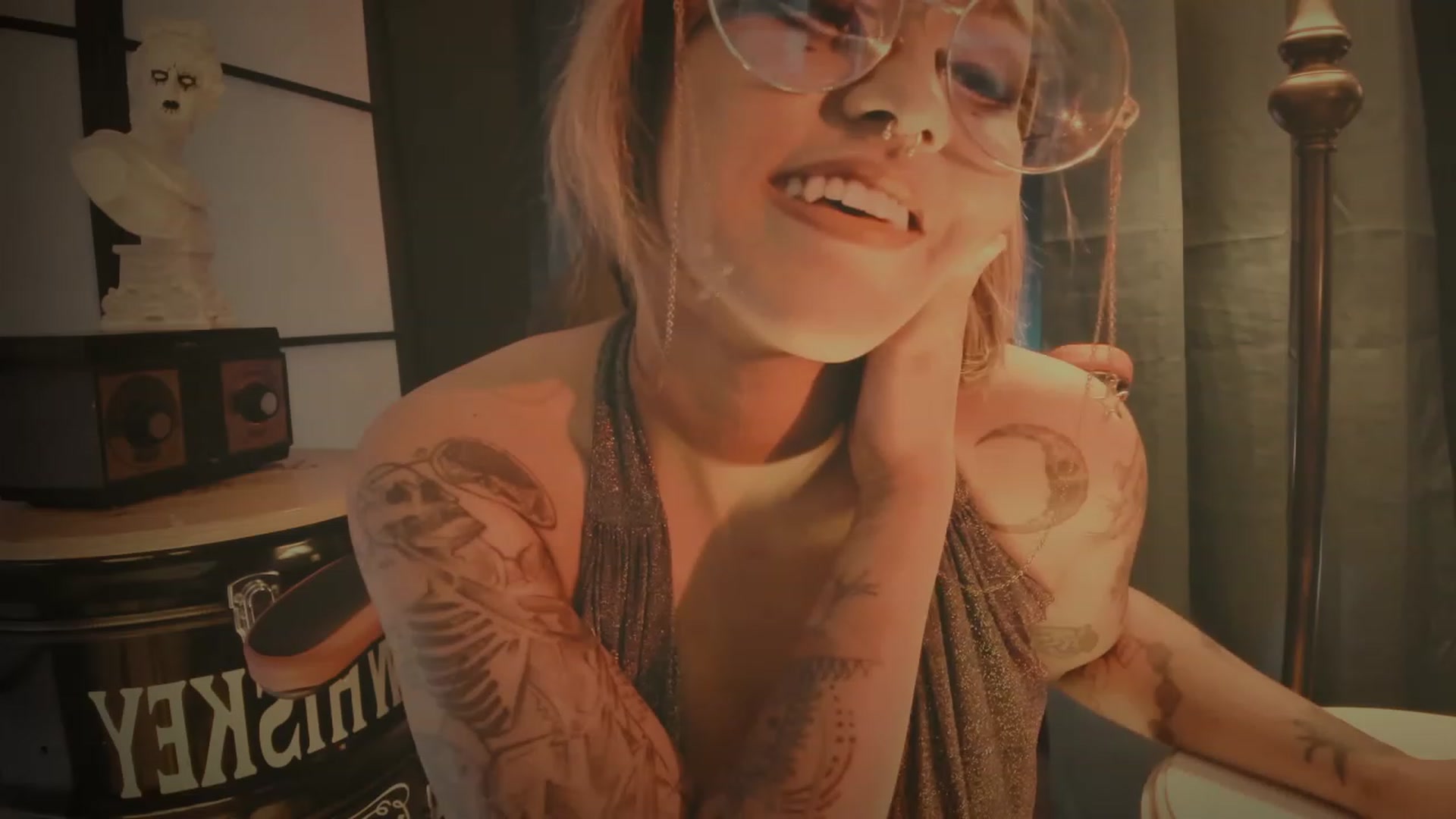 Gallery image thumbnail from AbraxxysRadio's myfreecams stream on, 06/25/2023, 19:17 image 18 of 20