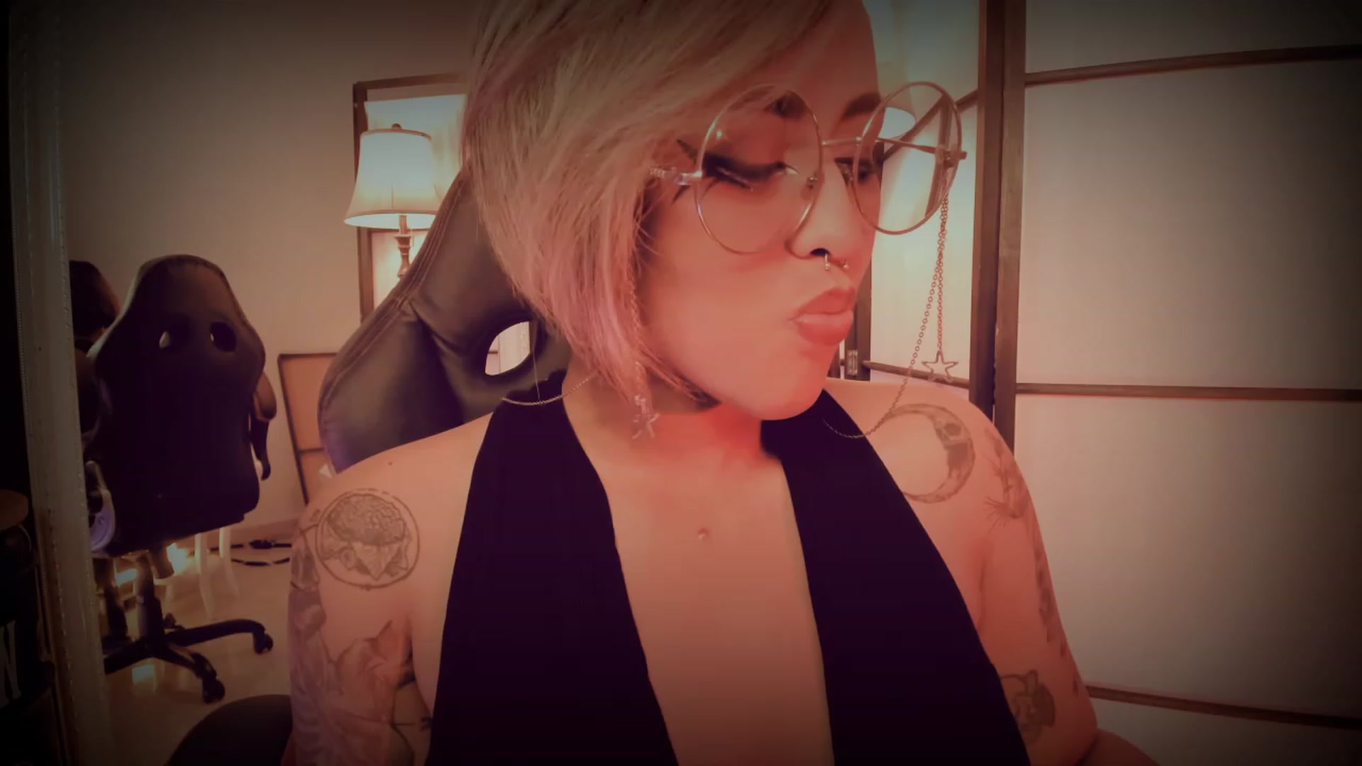 Gallery image thumbnail from AbraxxysRadio's myfreecams stream on, 06/30/2023, 24:01 image 13 of 20