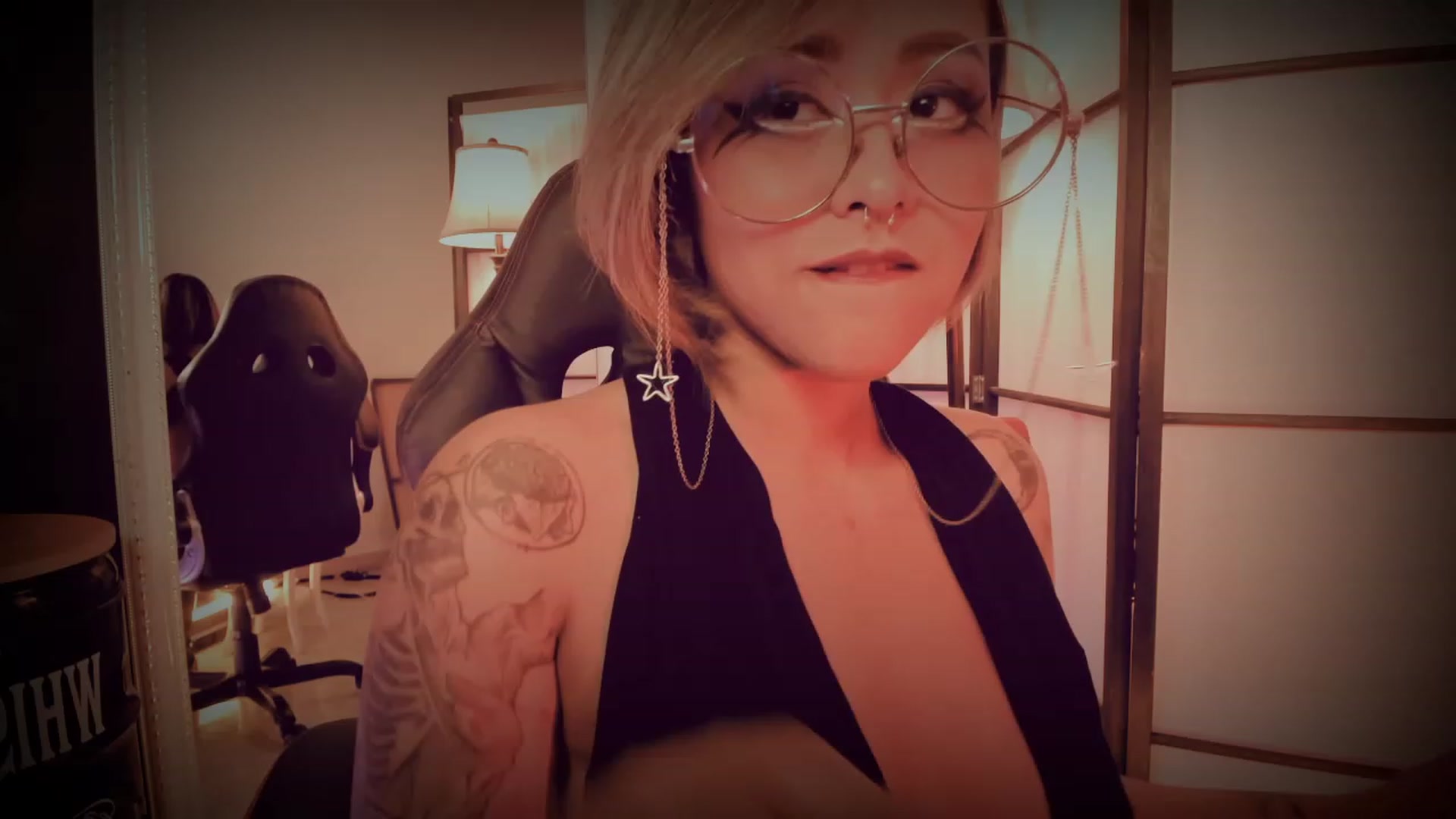 Gallery image thumbnail from AbraxxysRadio's myfreecams stream on, 06/30/2023, 24:01 image 5 of 20