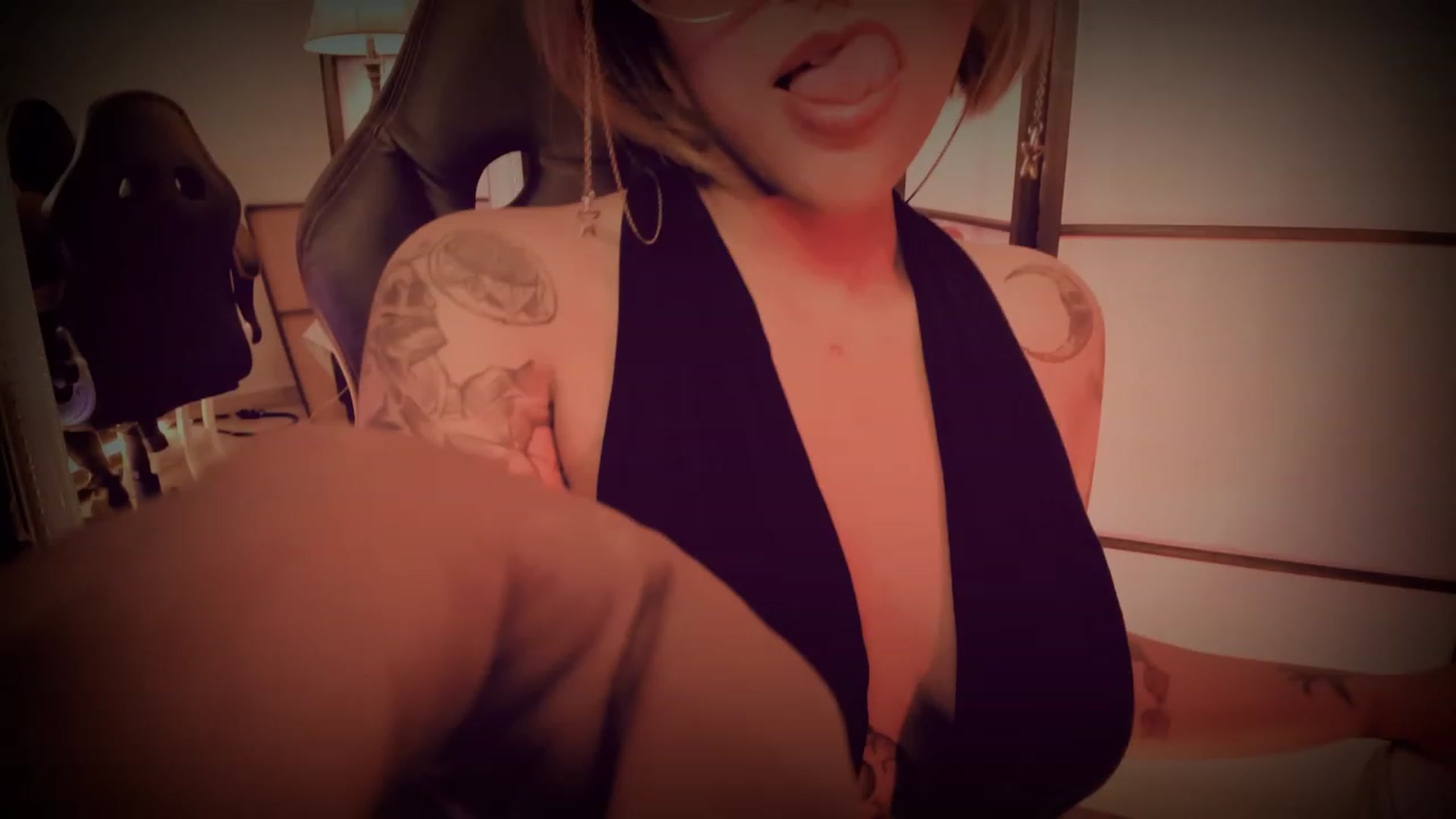 Gallery image thumbnail from AbraxxysRadio's myfreecams stream on, 06/30/2023, 24:01 image 10 of 20