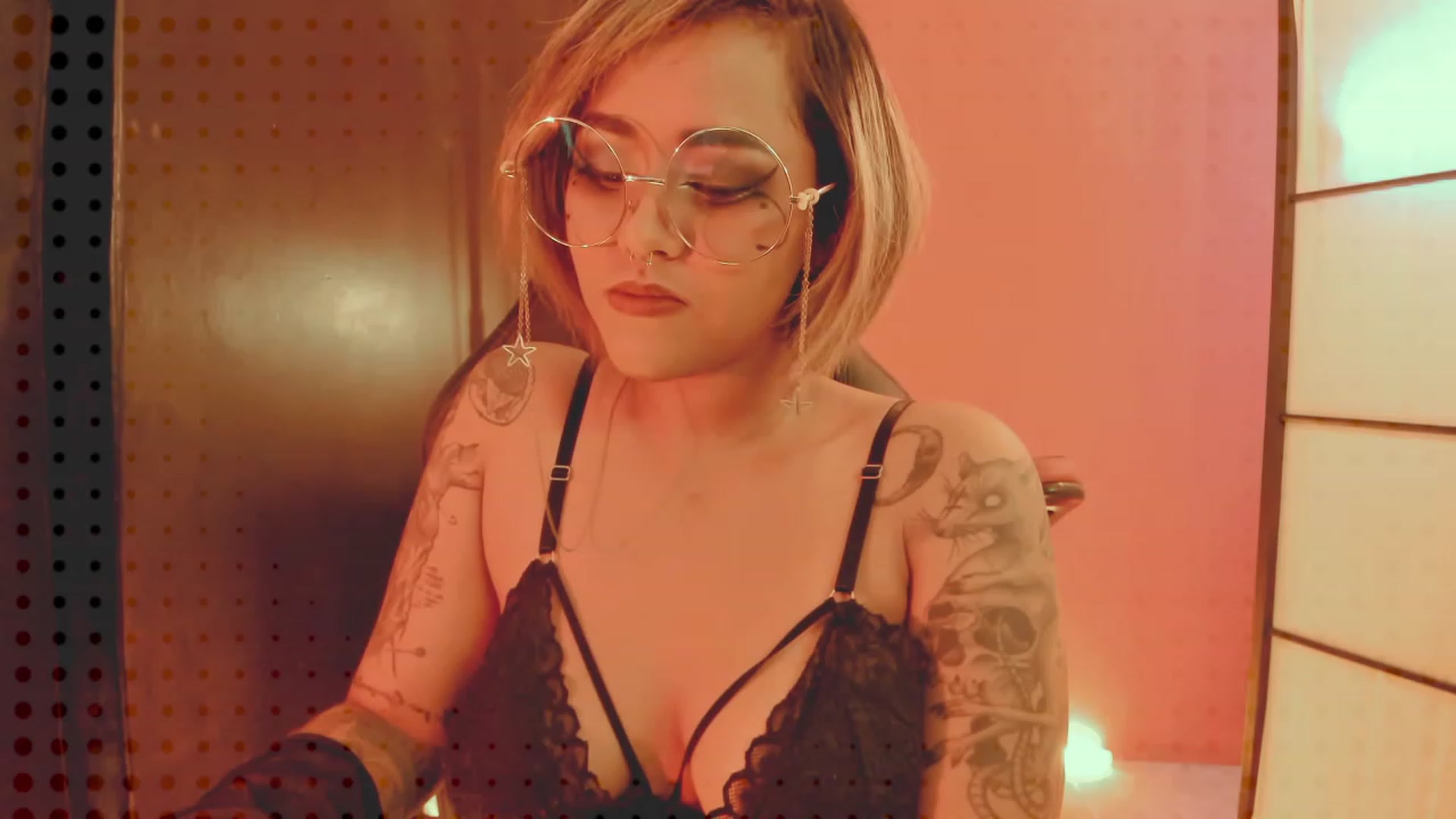 Gallery image thumbnail from AbraxxysRadio's myfreecams stream on, 07/01/2023, 19:34 image 3 of 20