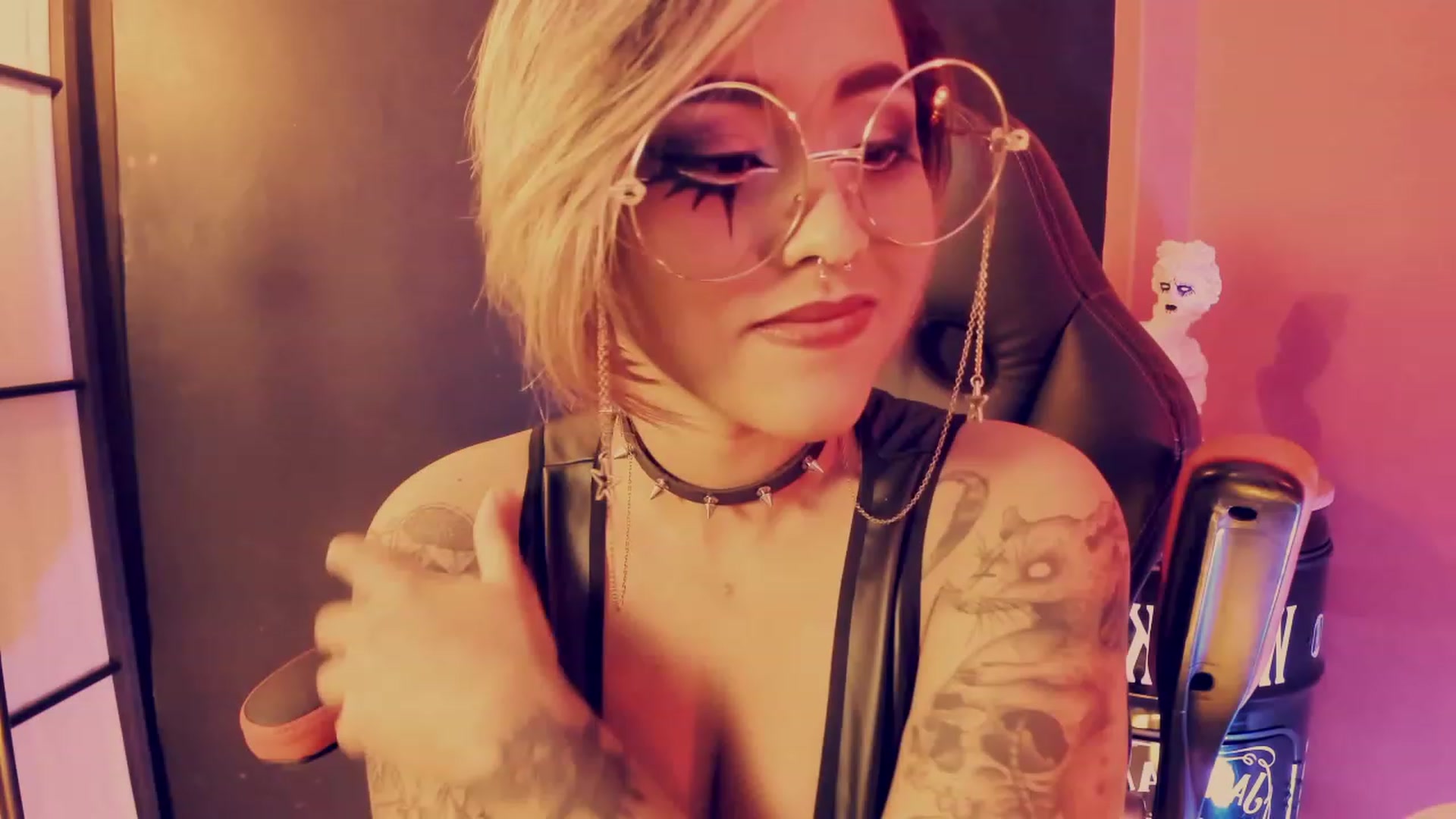 Gallery image thumbnail from AbraxxysRadio's myfreecams stream on, 07/04/2023, 01:41 image 13 of 20