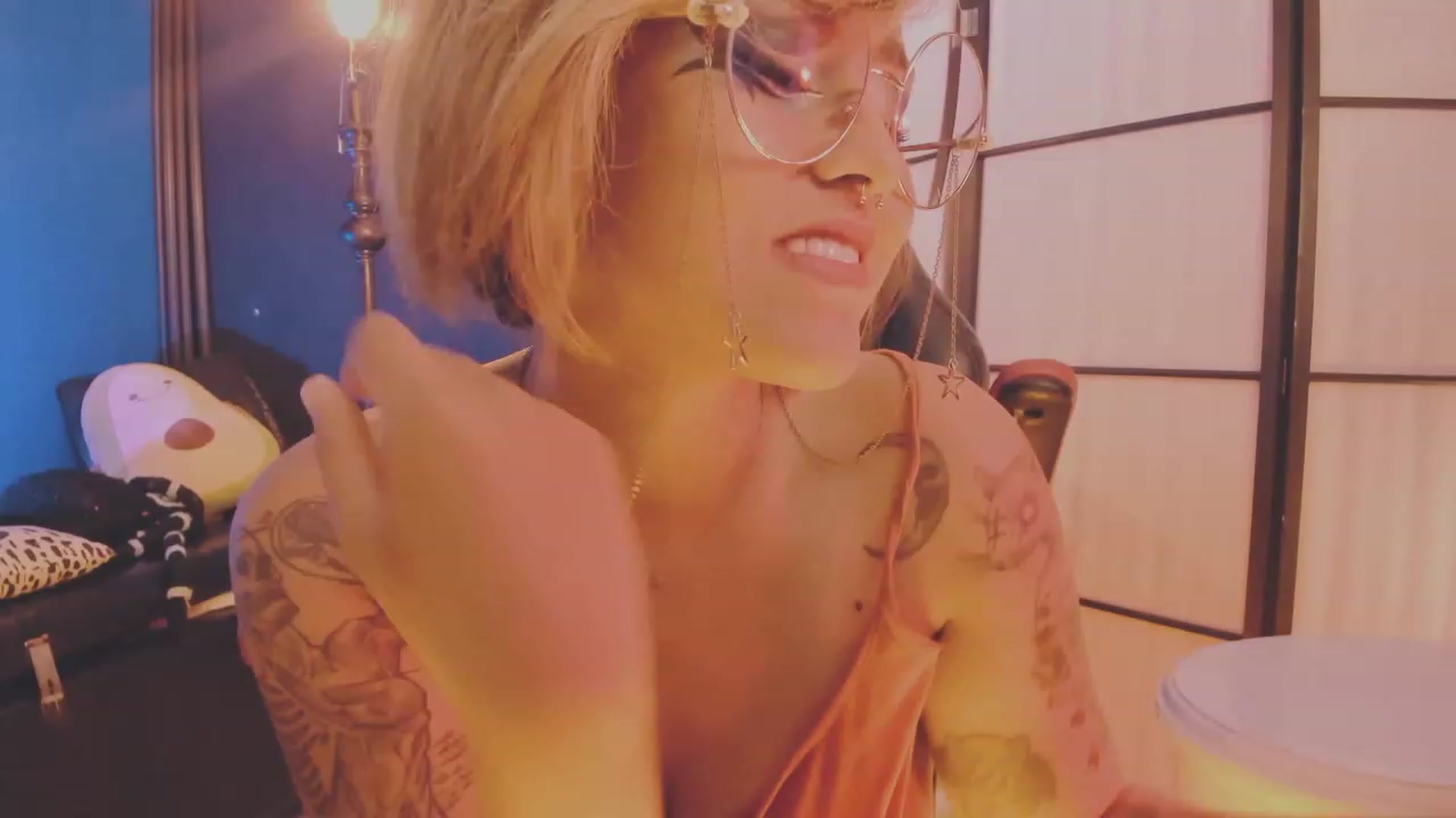 Gallery image thumbnail from AbraxxysRadio's myfreecams stream on, 07/16/2023, 02:25 image 17 of 20