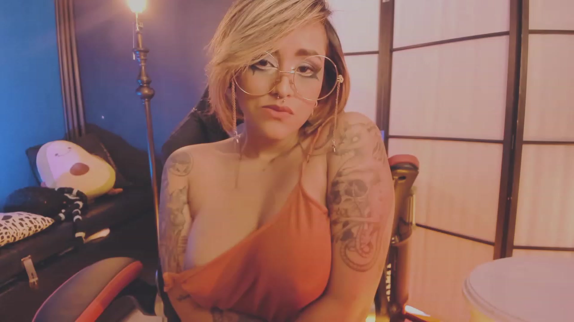 Gallery image thumbnail from AbraxxysRadio's myfreecams stream on, 07/16/2023, 02:25 image 3 of 20