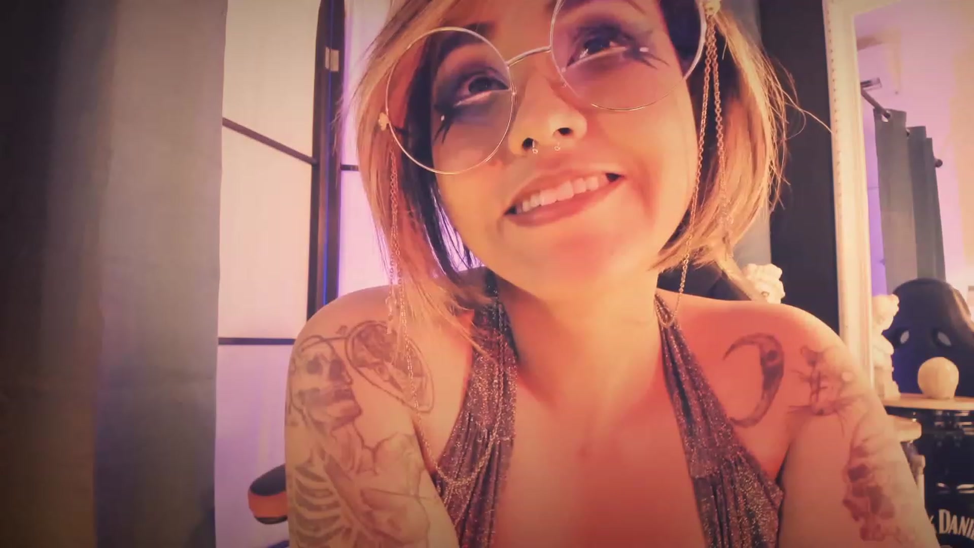 Gallery image thumbnail from AbraxxysRadio's myfreecams stream on, 07/16/2023, 16:44 image 15 of 20
