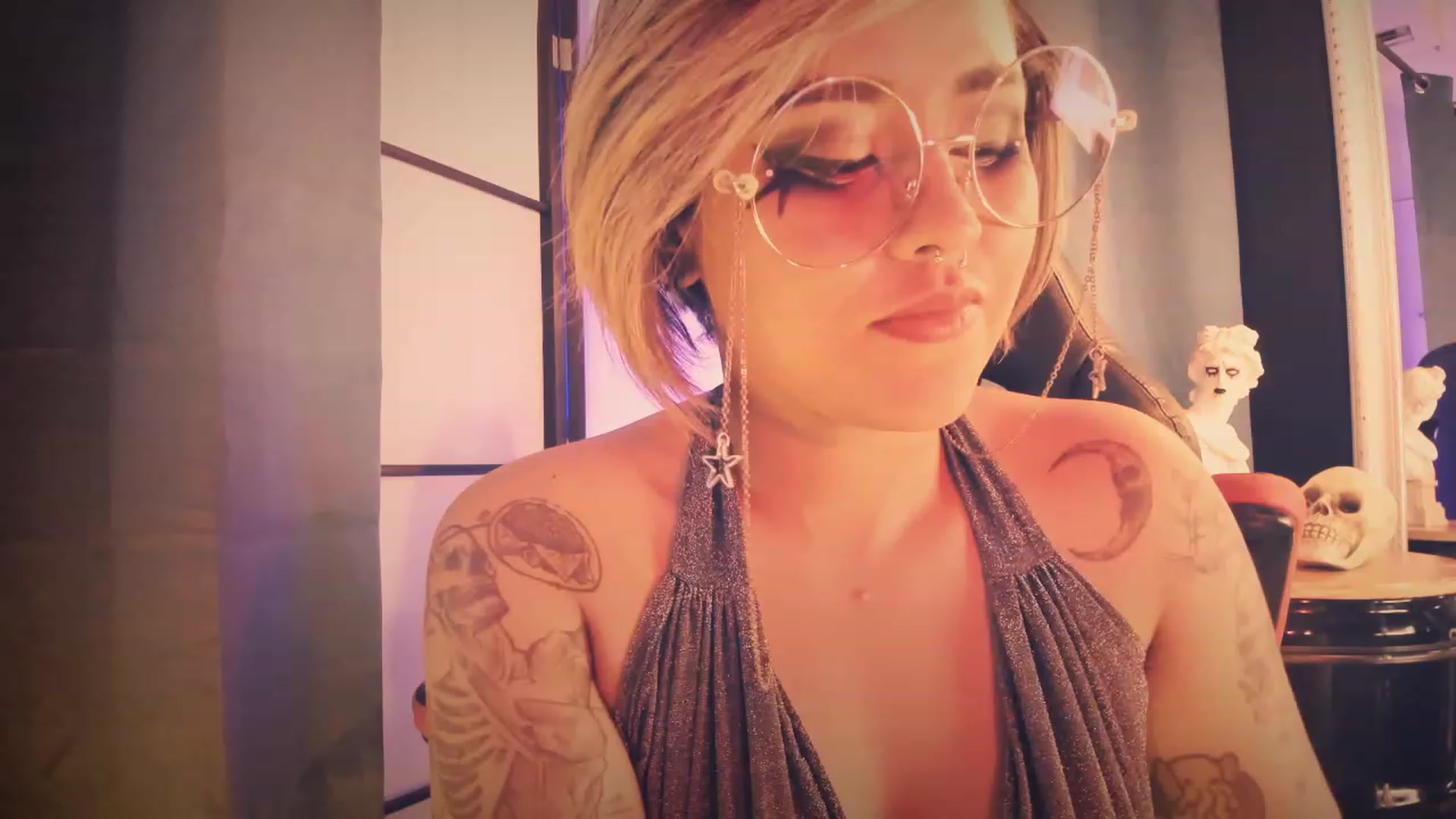 Gallery image thumbnail from AbraxxysRadio's myfreecams stream on, 07/16/2023, 17:10 image 4 of 20